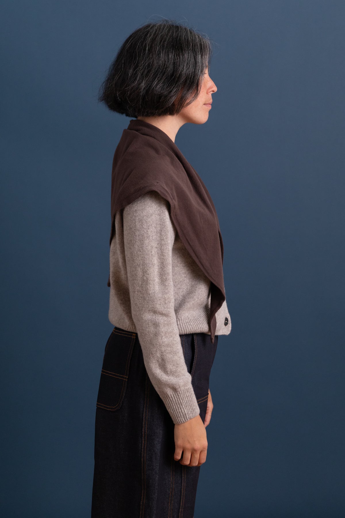 TRIANGLE SCARF IN PLUM