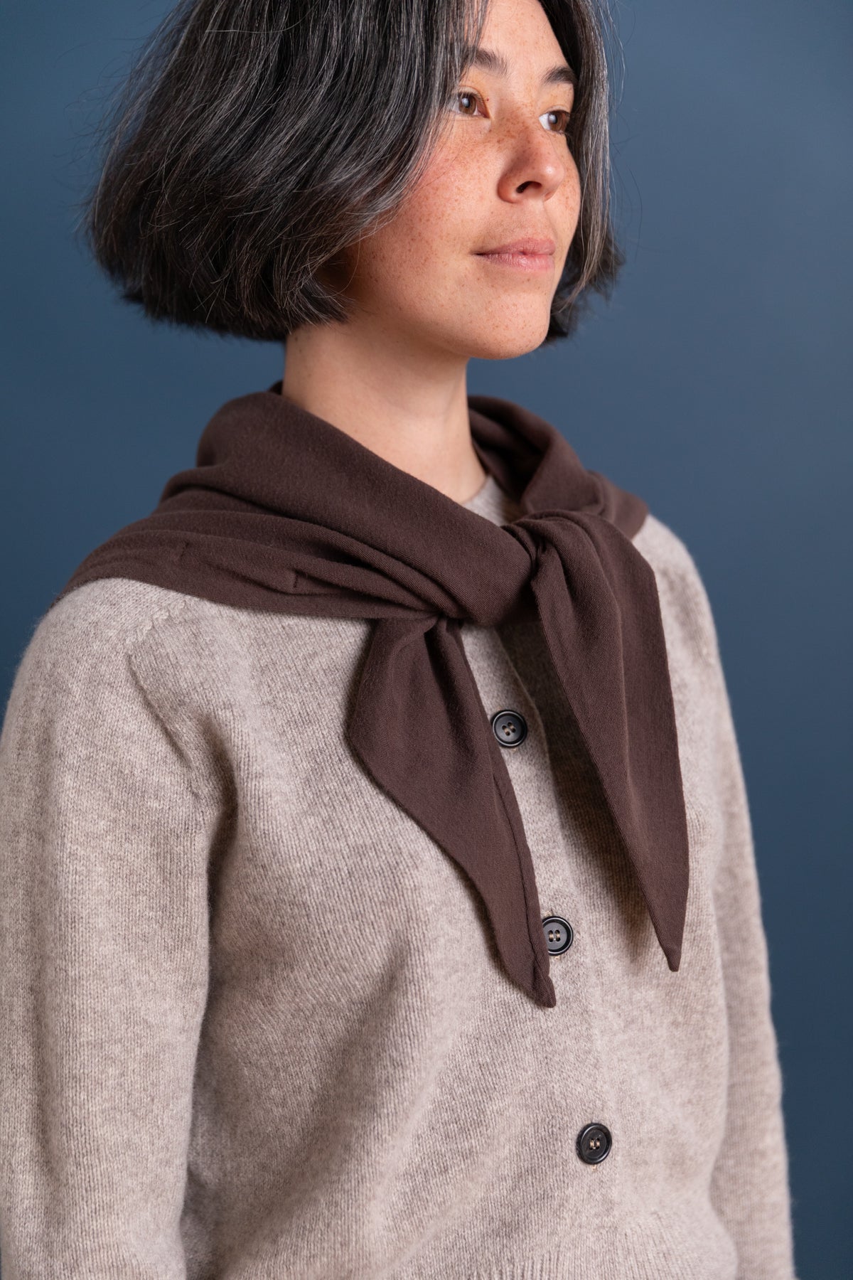 TRIANGLE SCARF IN PLUM