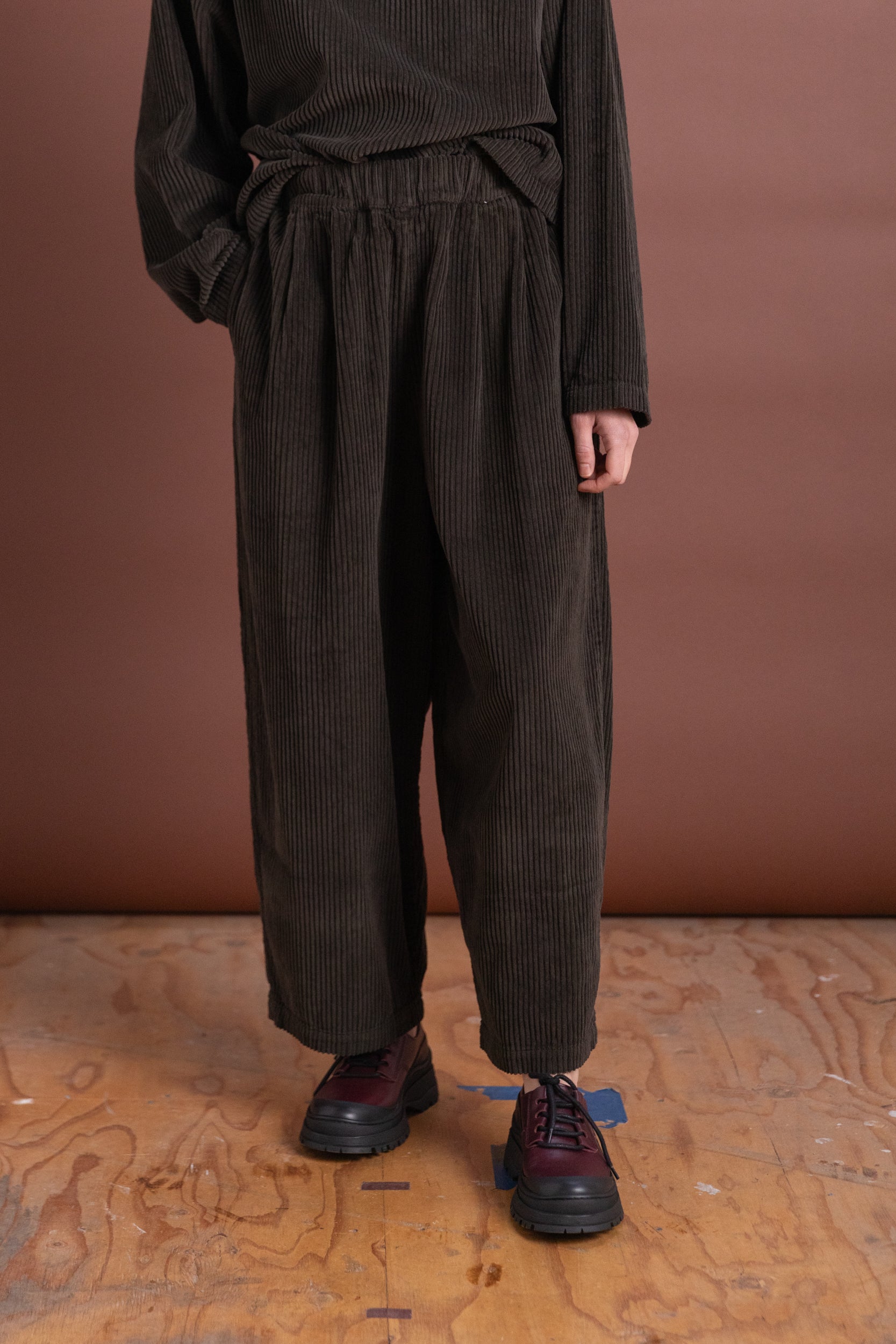 WIDE PANTS IN FOREST CORDUROY