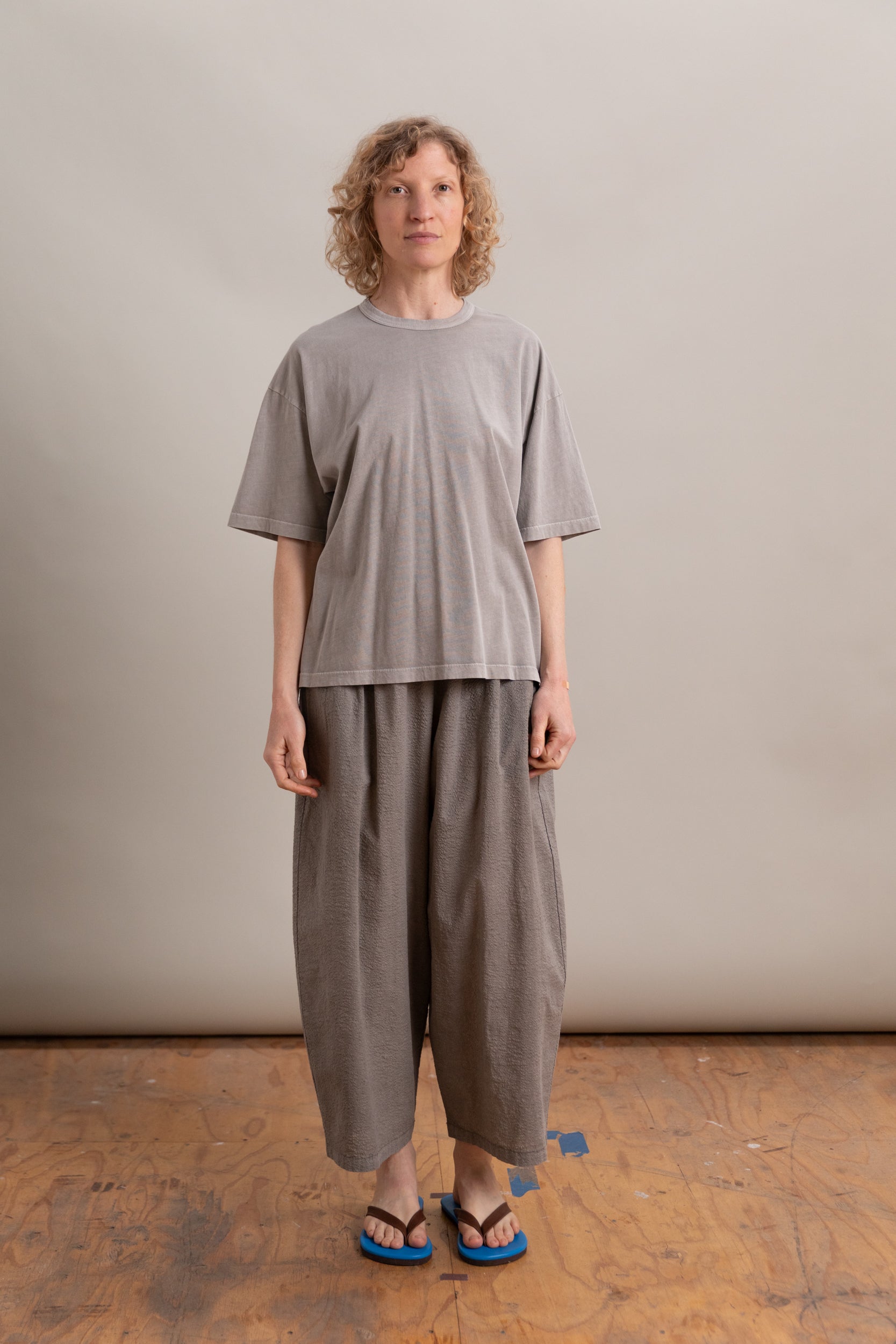 WIDE SHORT SLEEVE TEE IN GREY