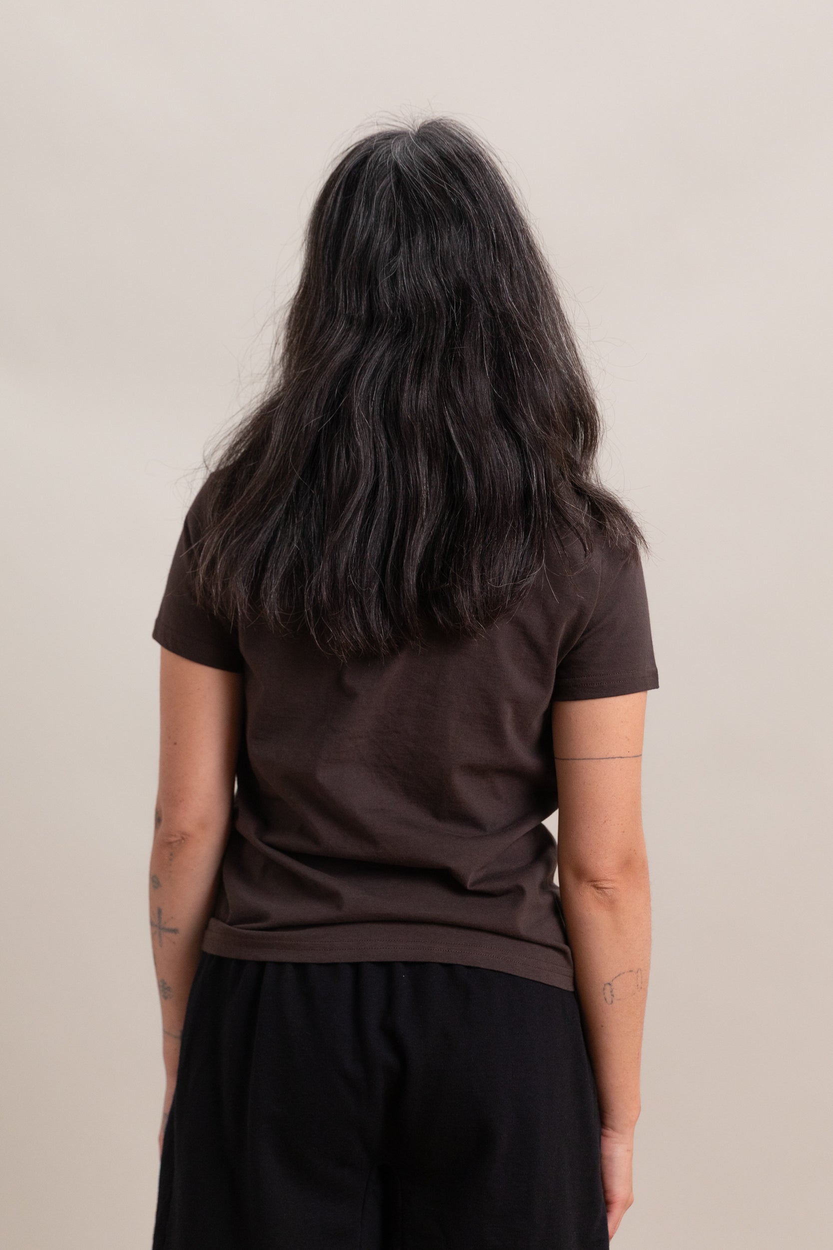 CALLA SHORT SLEEVE T-SHIRT IN LOAM COMBED COTTON JERSEY
