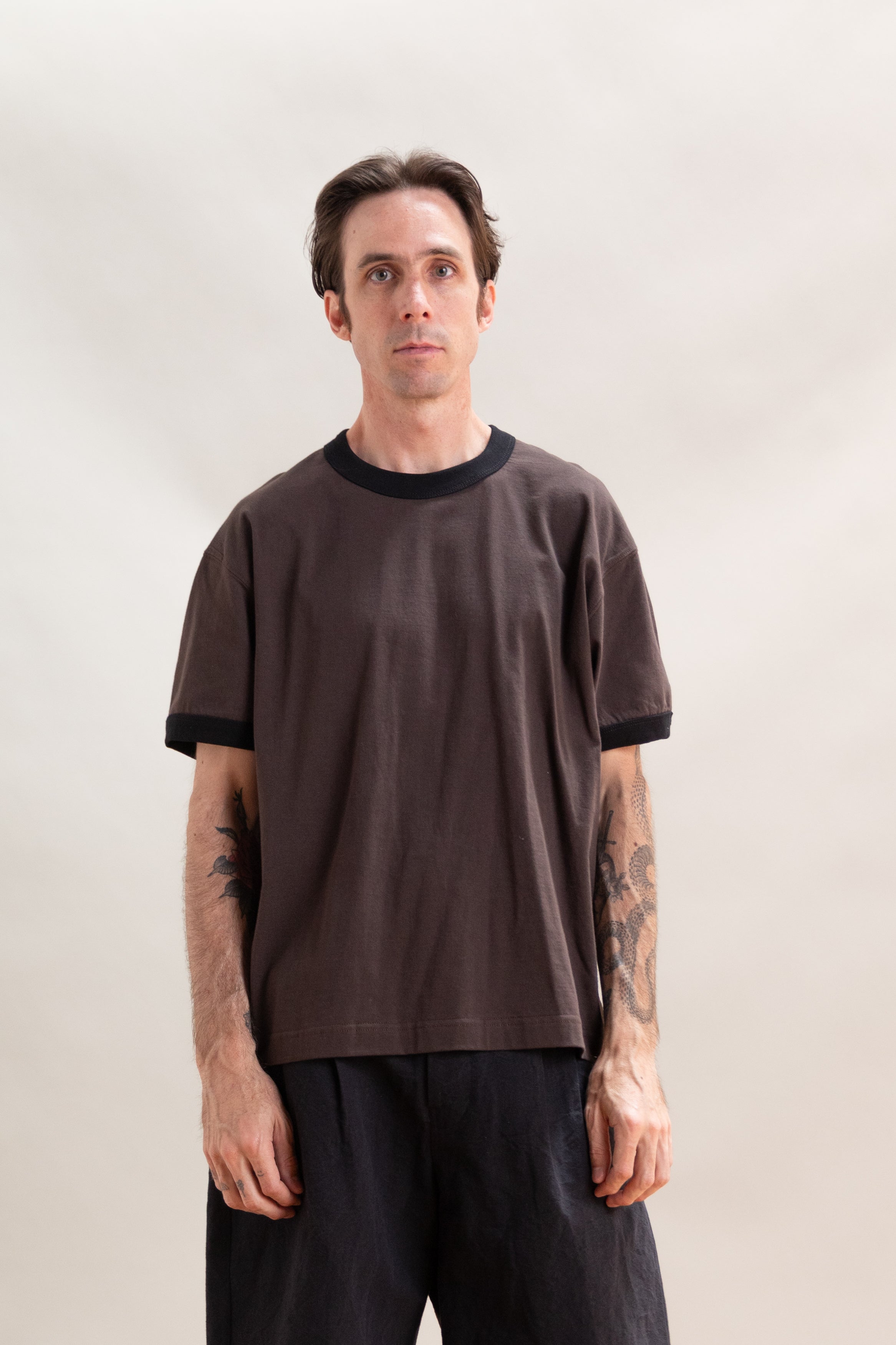 FINCH RINGER T-SHIRT IN LOAM/BLACK RIB COMBED COTTON JERSEY