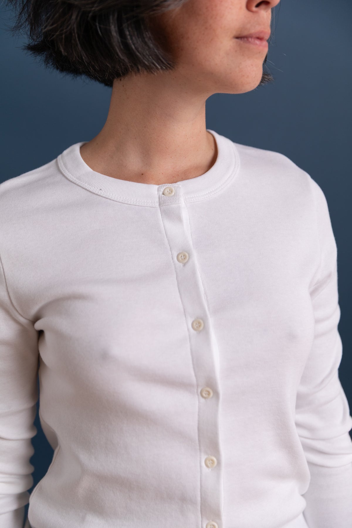 MAGNOLIA CARDIGAN IN WHITE FINE RIB JERSEY