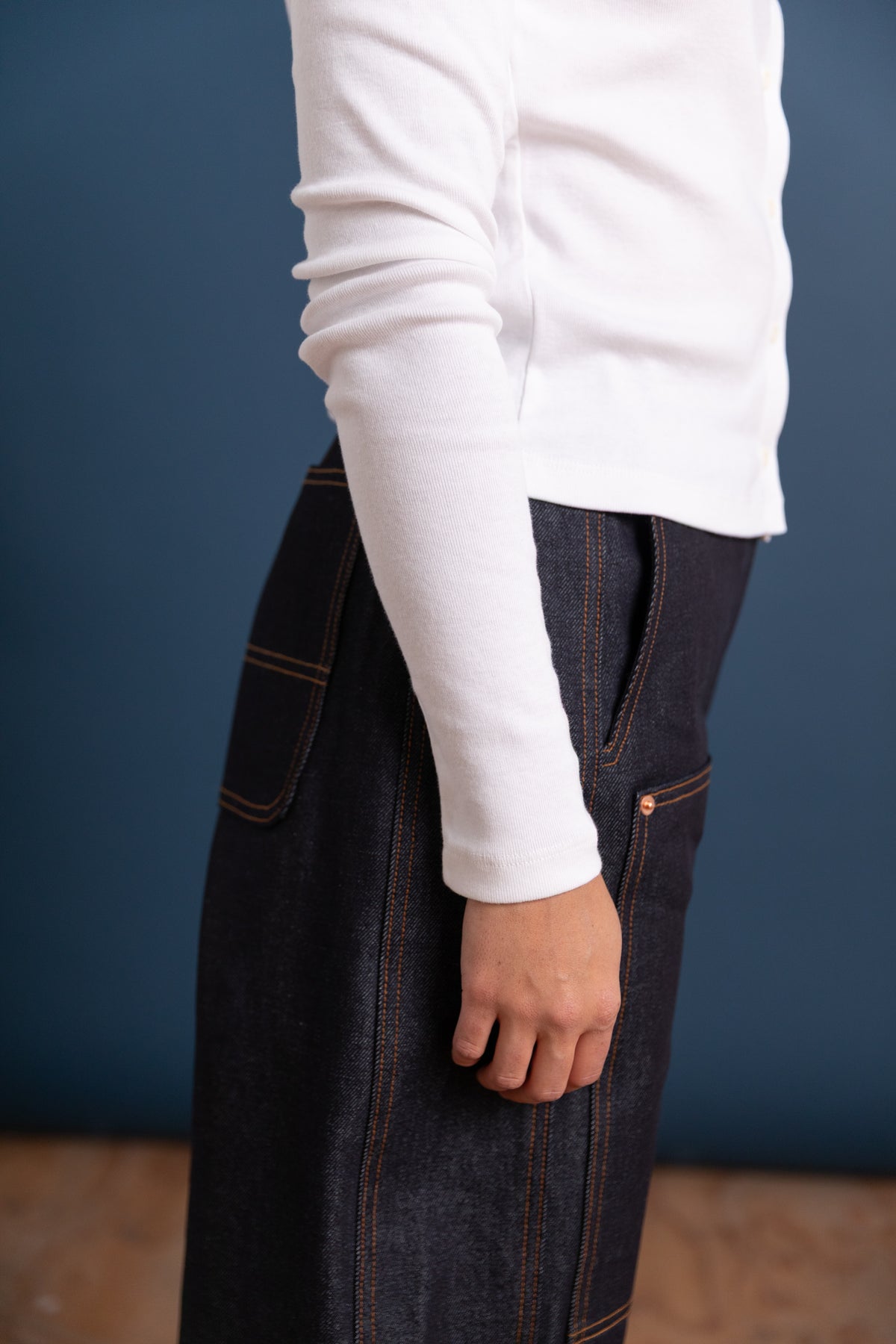 MAGNOLIA CARDIGAN IN WHITE FINE RIB JERSEY