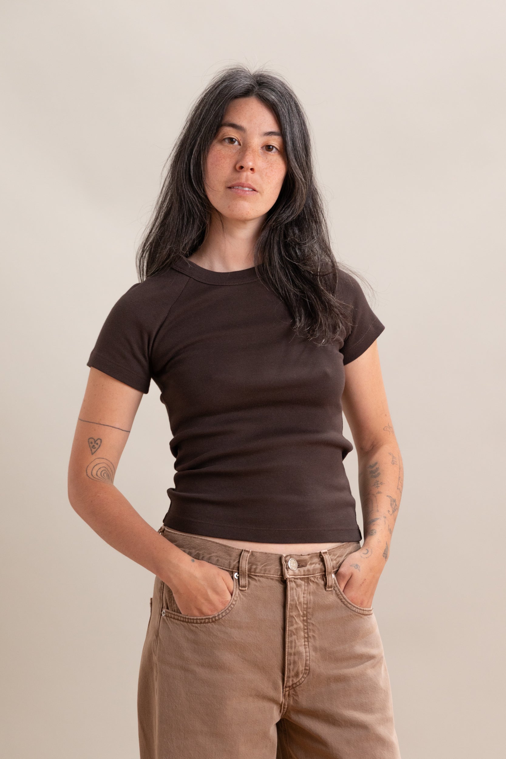 QUINCE SHORT SLEEVE T-SHIRT IN LOAM FINE RIB JERSEY