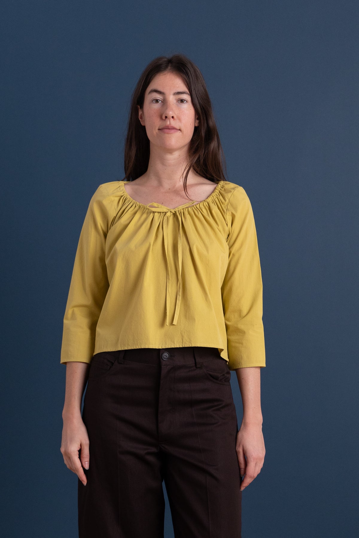 SCOOP TOP IN YELLOW COTTON POPLIN