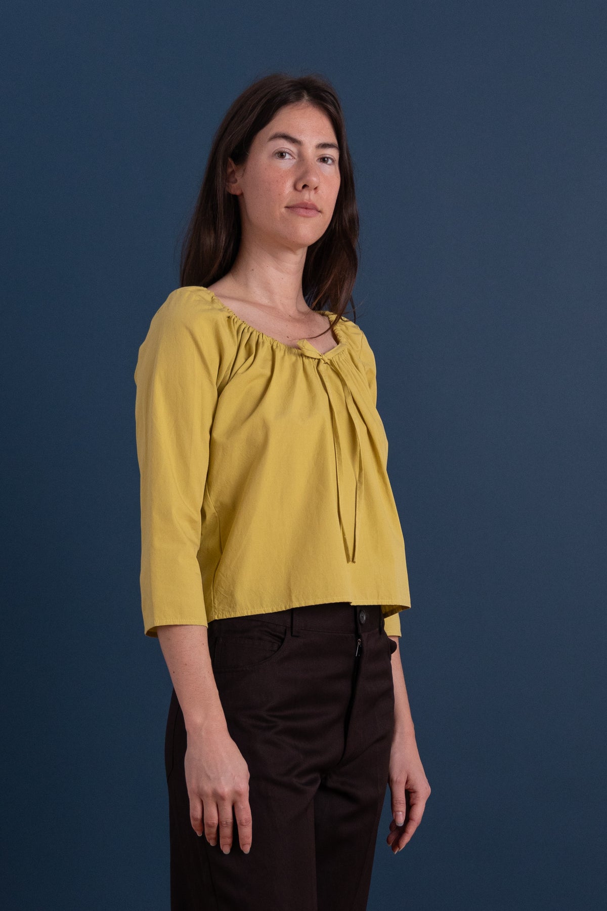 SCOOP TOP IN YELLOW COTTON POPLIN