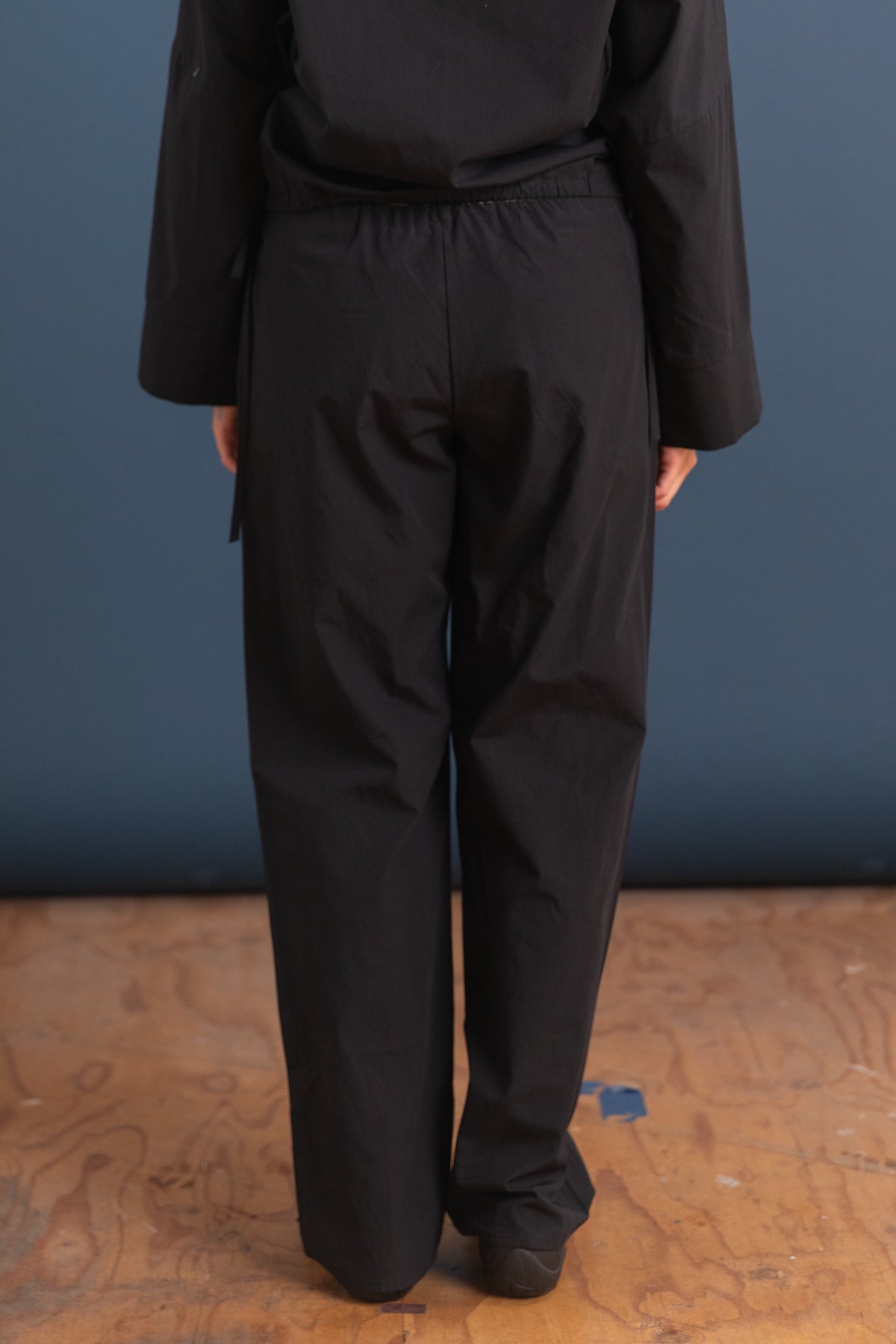 TIE PANTS IN BLACK COTTON POPLIN
