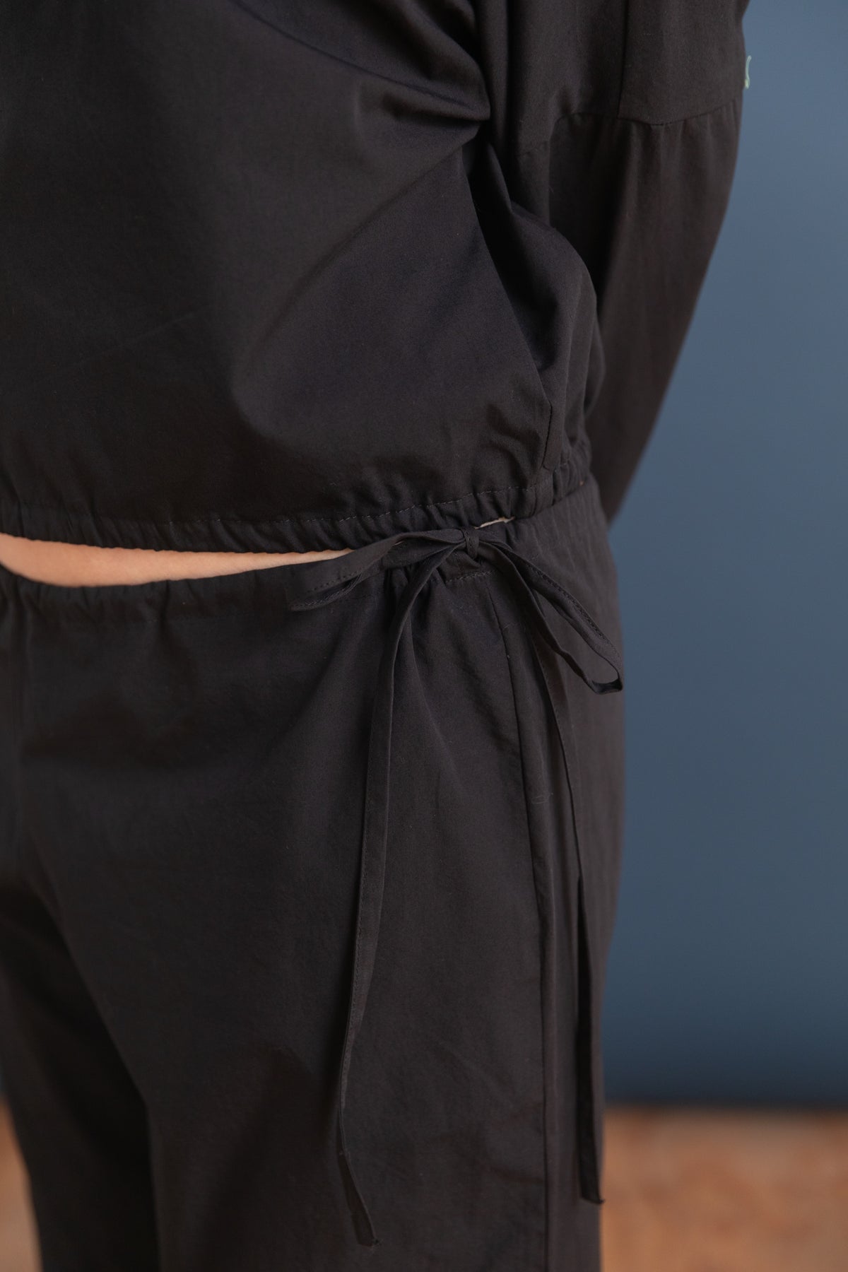 TIE PANTS IN BLACK COTTON POPLIN