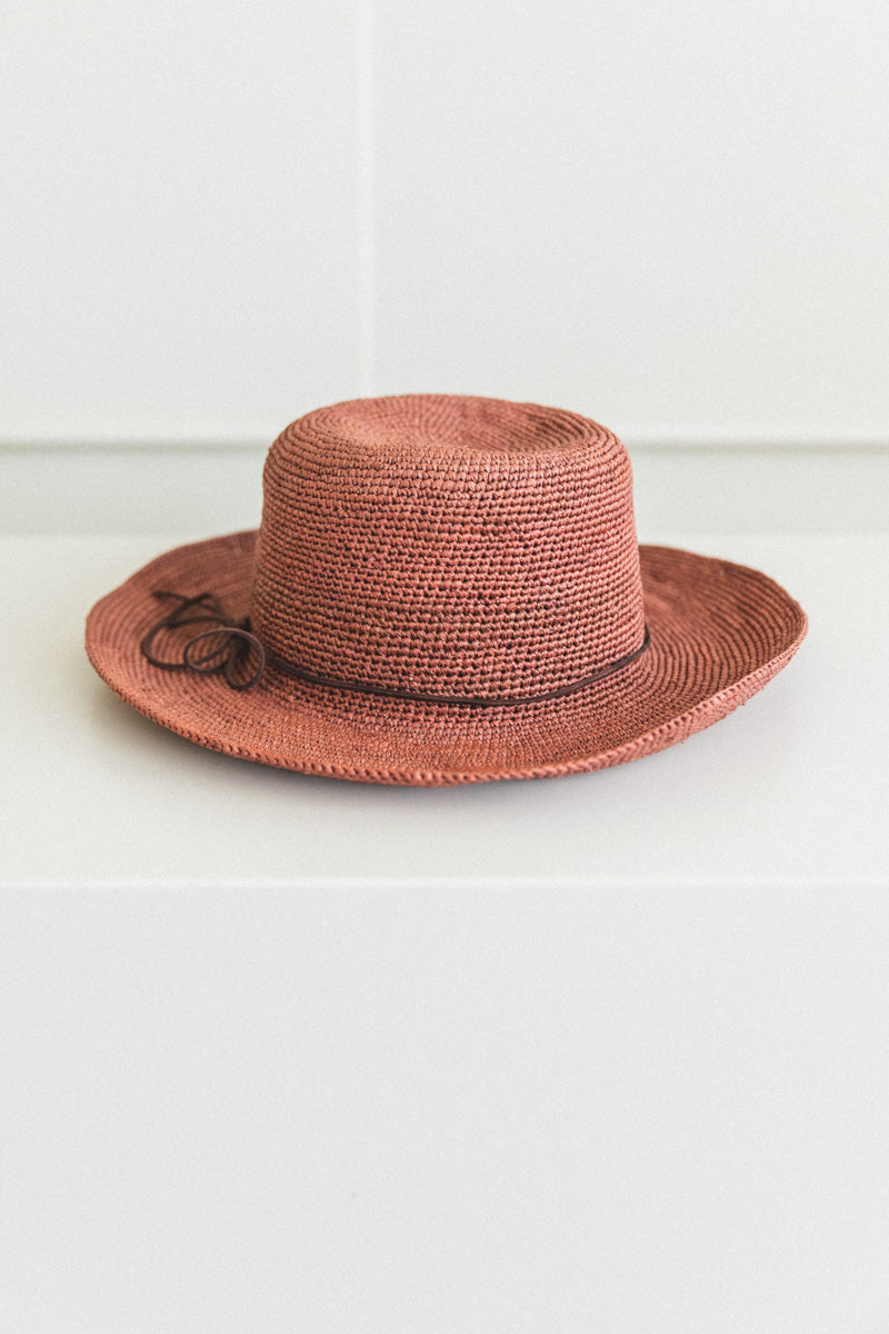 GARDEN HAT IN PANAMA STRAW