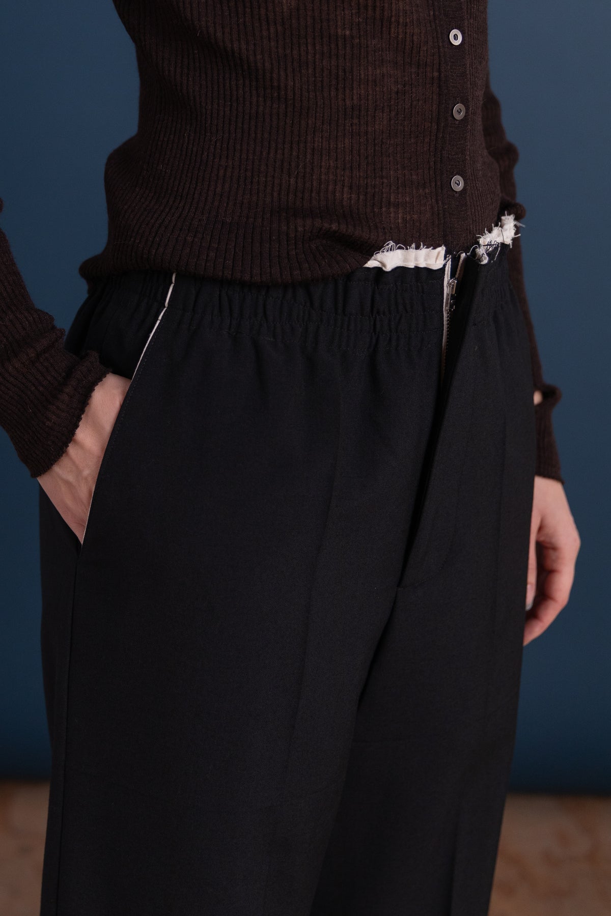 FOLDED FAMILY PANTS IN BLACK