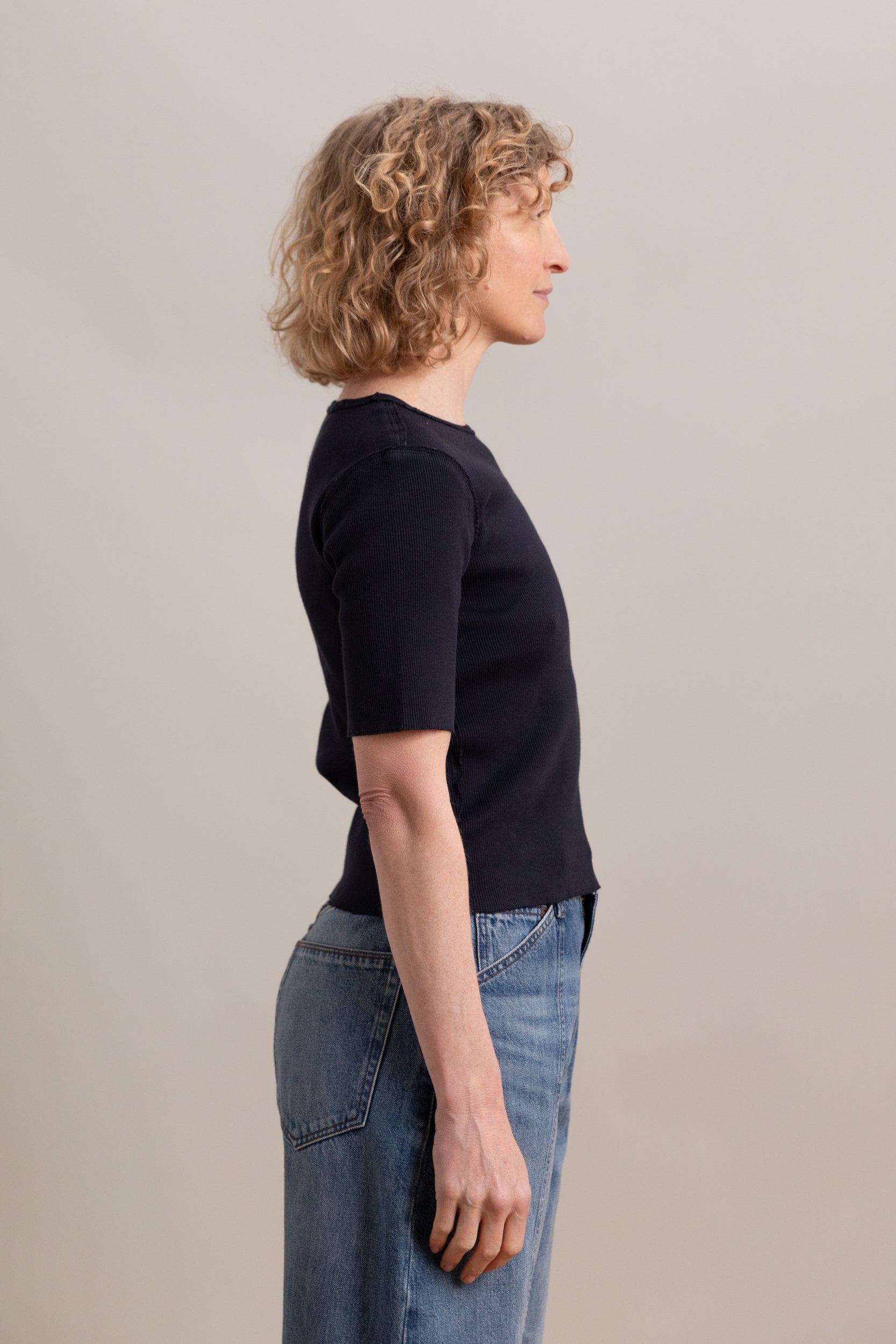 FITTED TEE IN NAVY