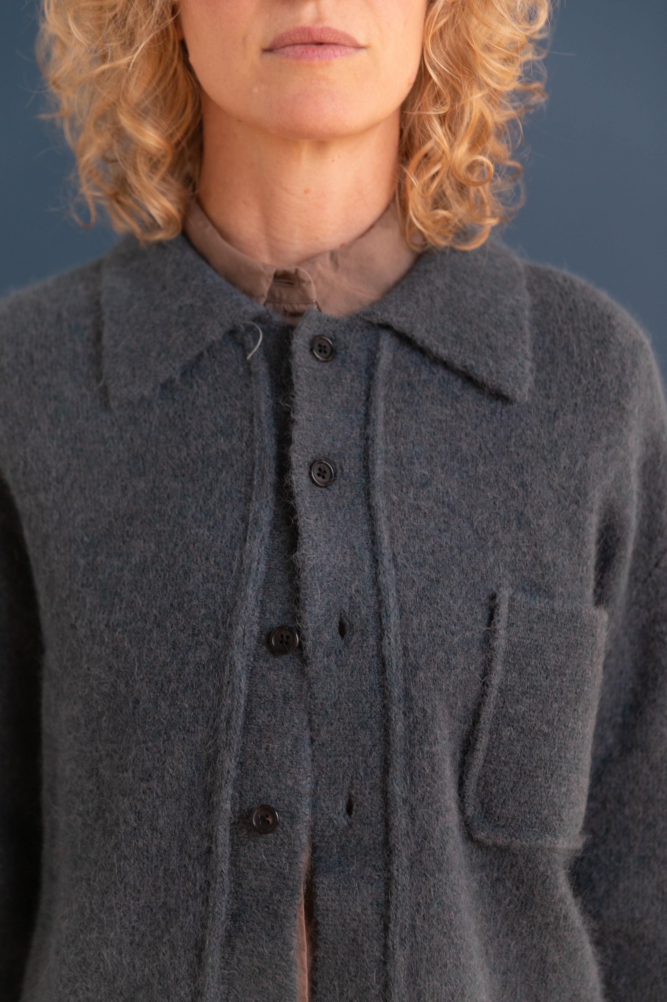 HAIRY CARDIGAN IN GREY ALPACA