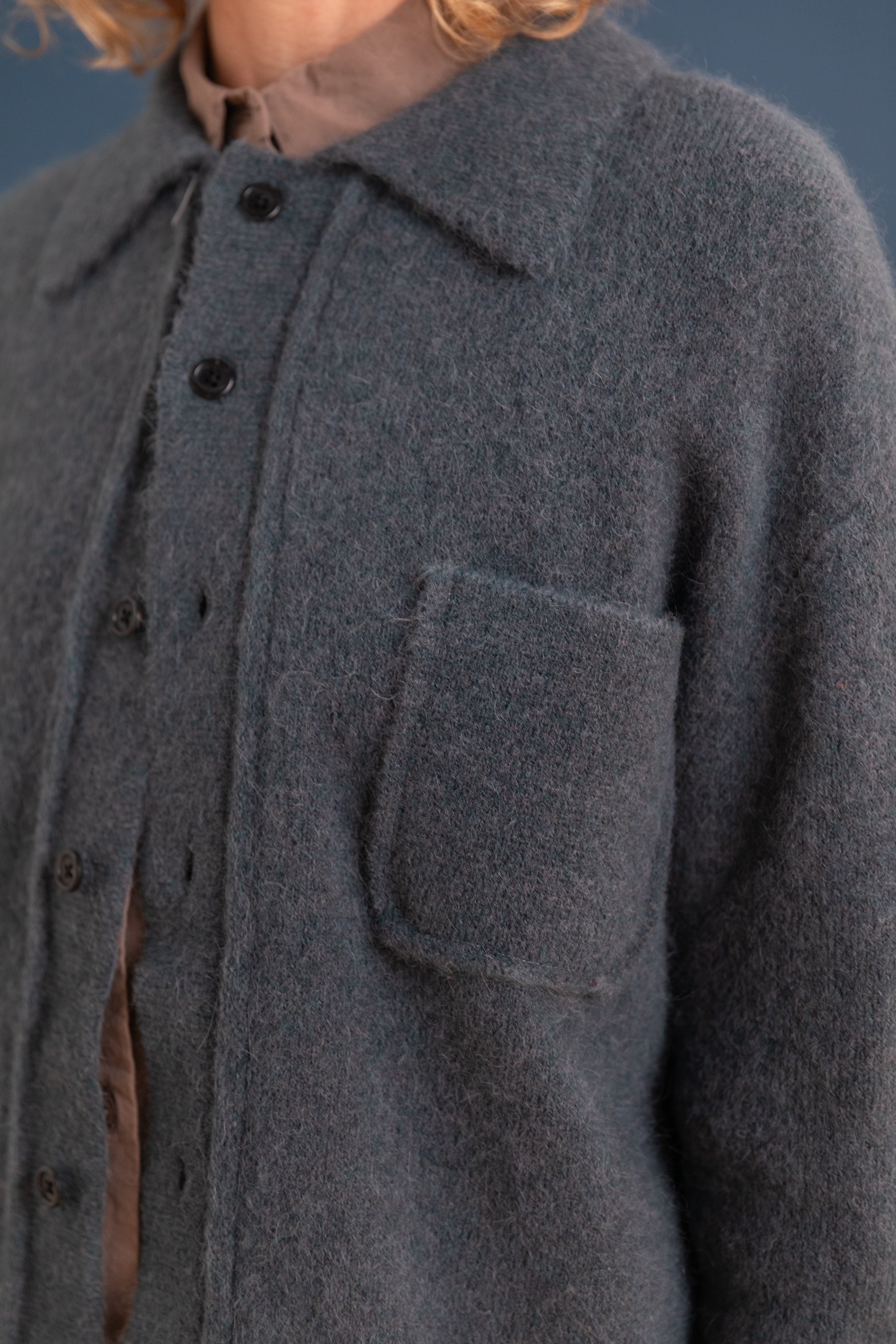 HAIRY CARDIGAN IN GREY ALPACA