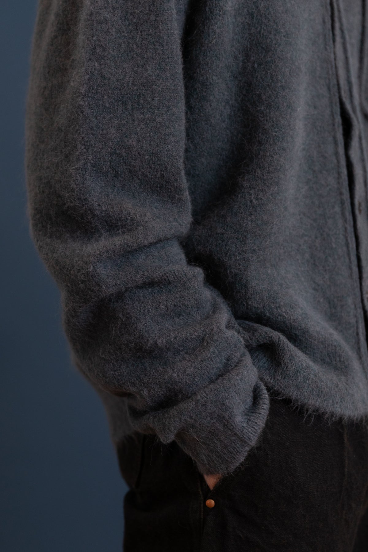 HAIRY CARDIGAN IN GREY ALPACA