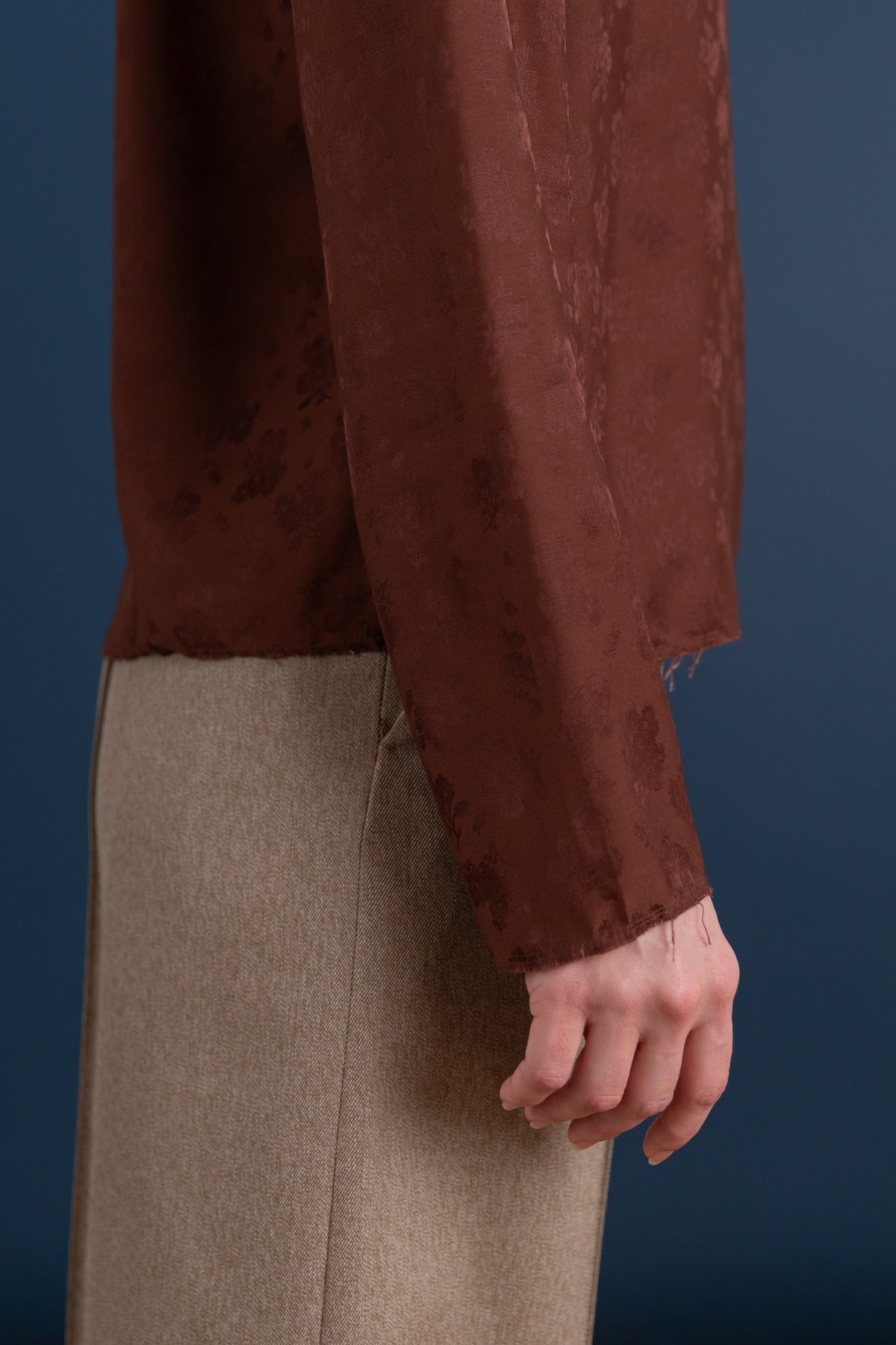 NORMAL TOP IN LONG SLEEVE JACQUARD BROWN FLOWER