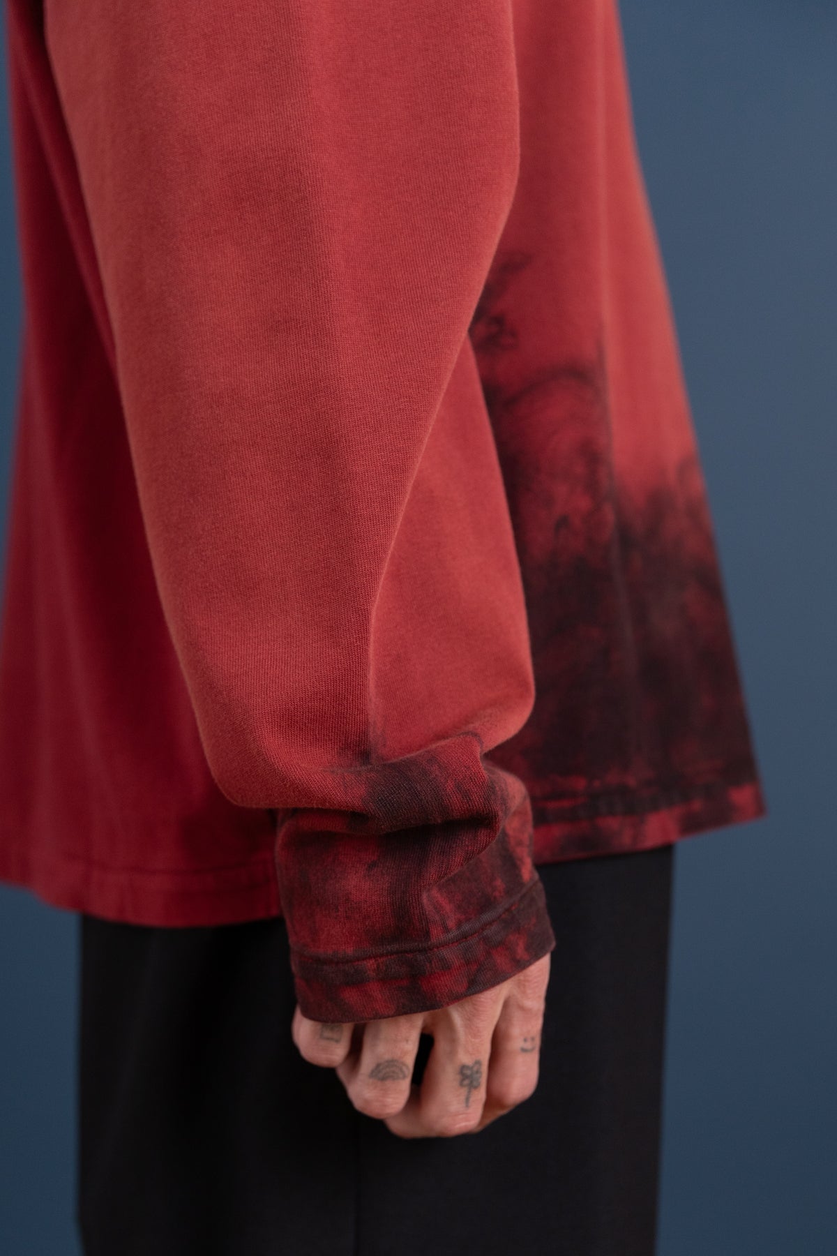 PAINTED LONG SLEEVE BIG TEE IN RED AND BLACK