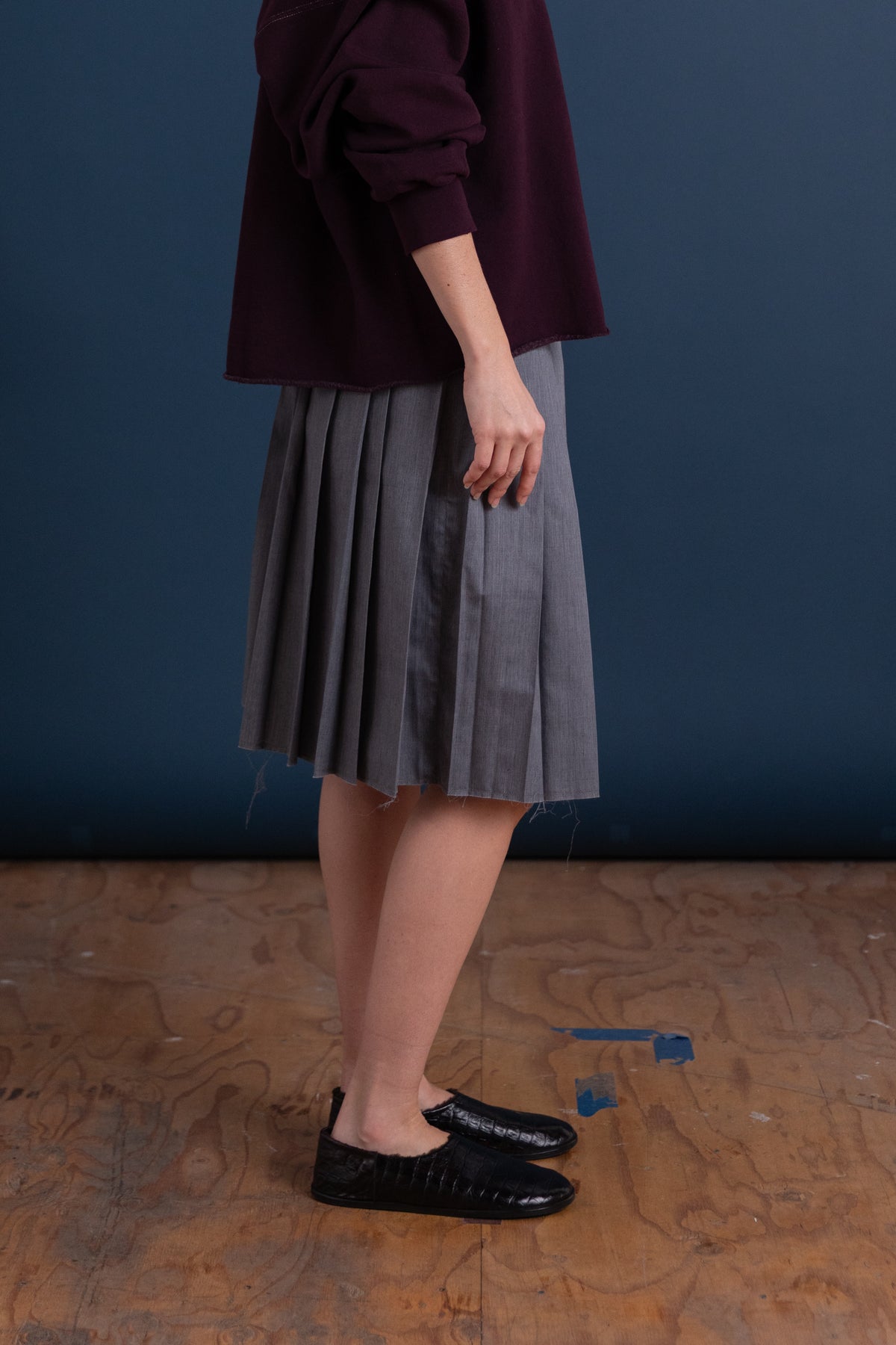 PLEAT SKIRT IN GREY