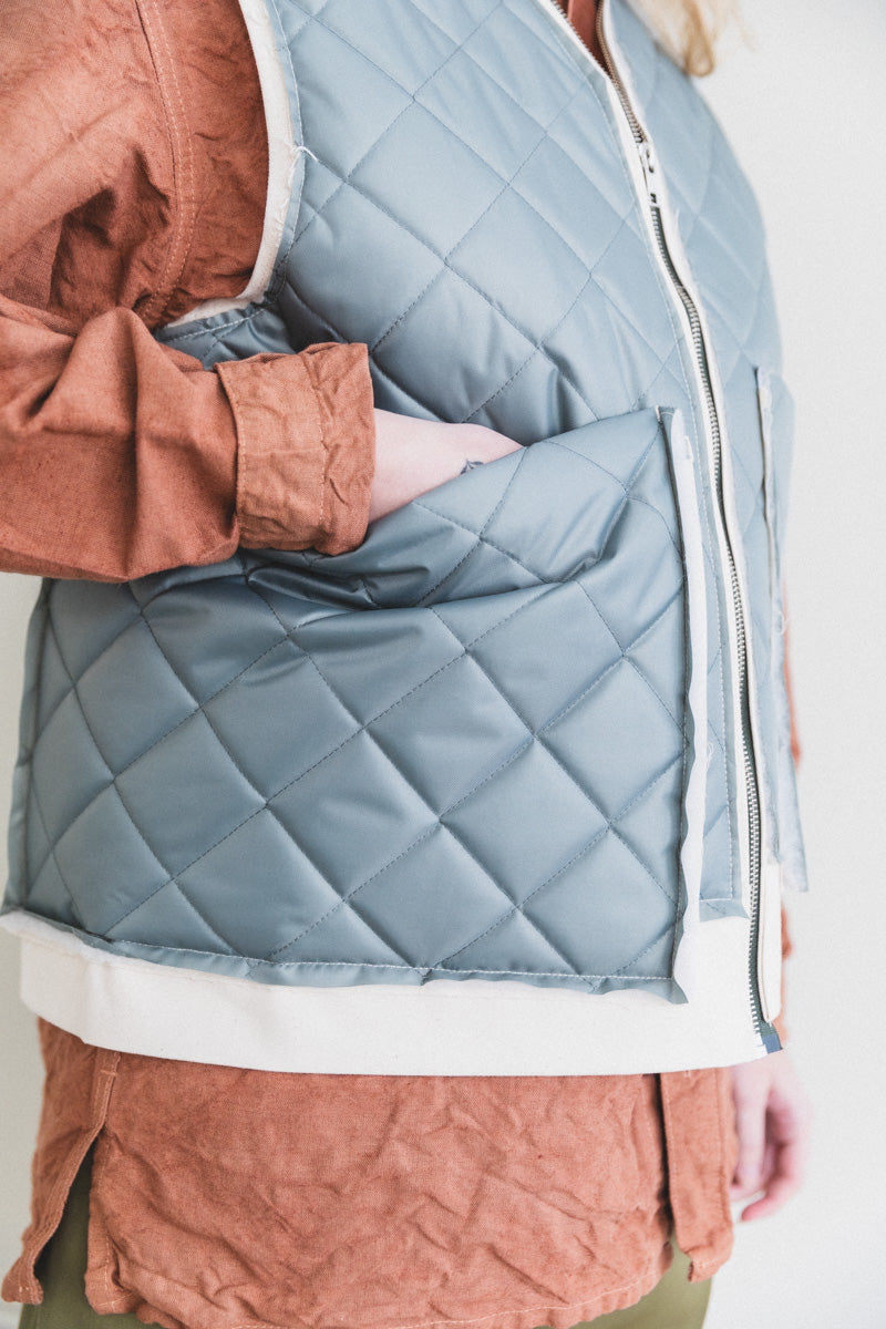 RESEARCH ZIP VEST IN SAGE