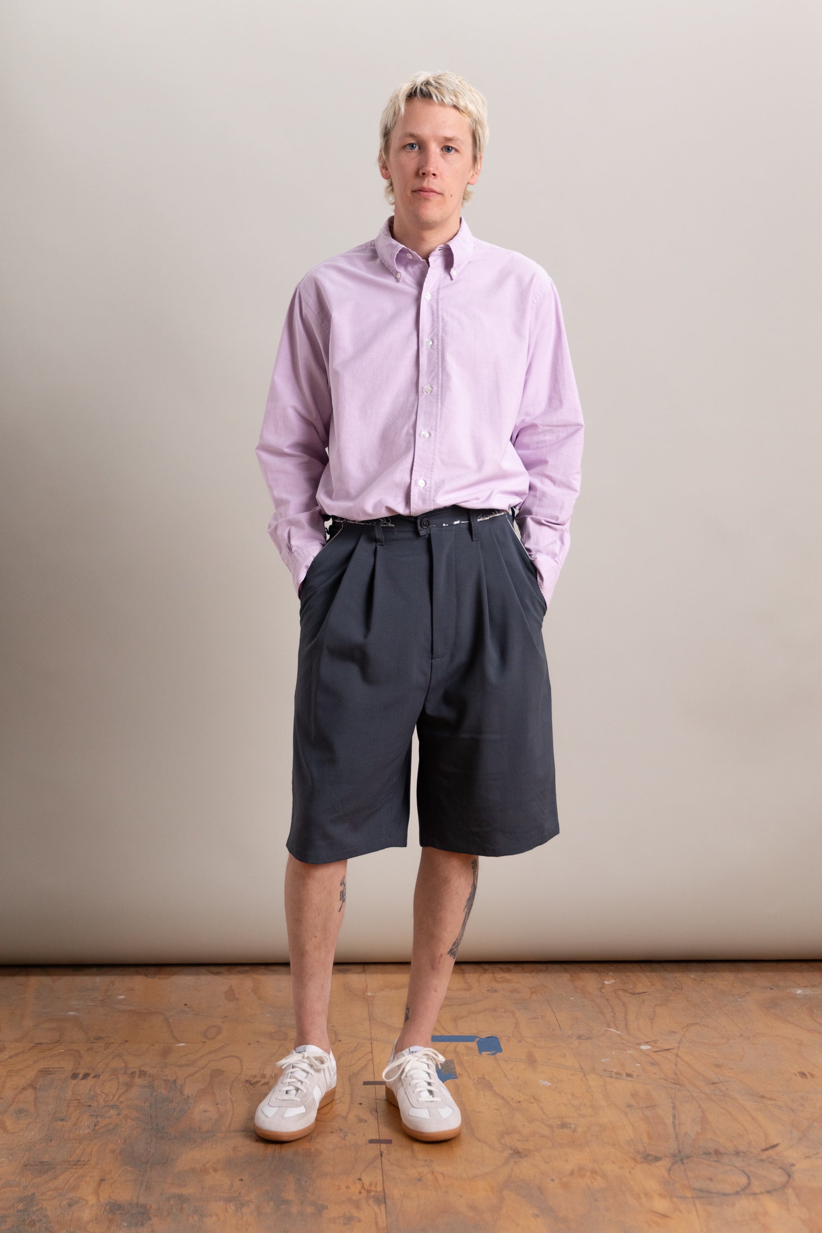 SLIM SUIT SHORTS IN PETROL