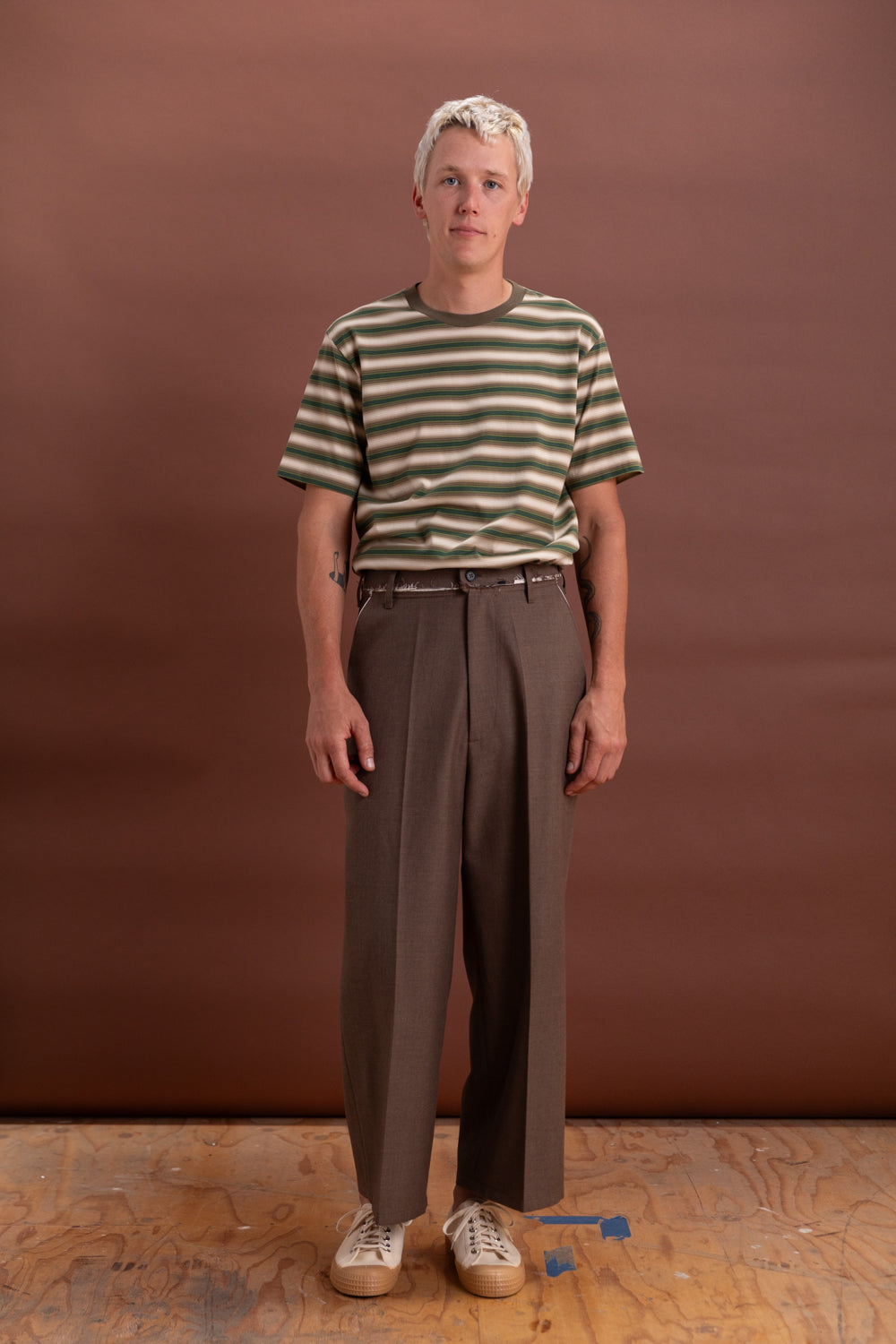 STRAIGHT SLACKS IN BROWN TWILL