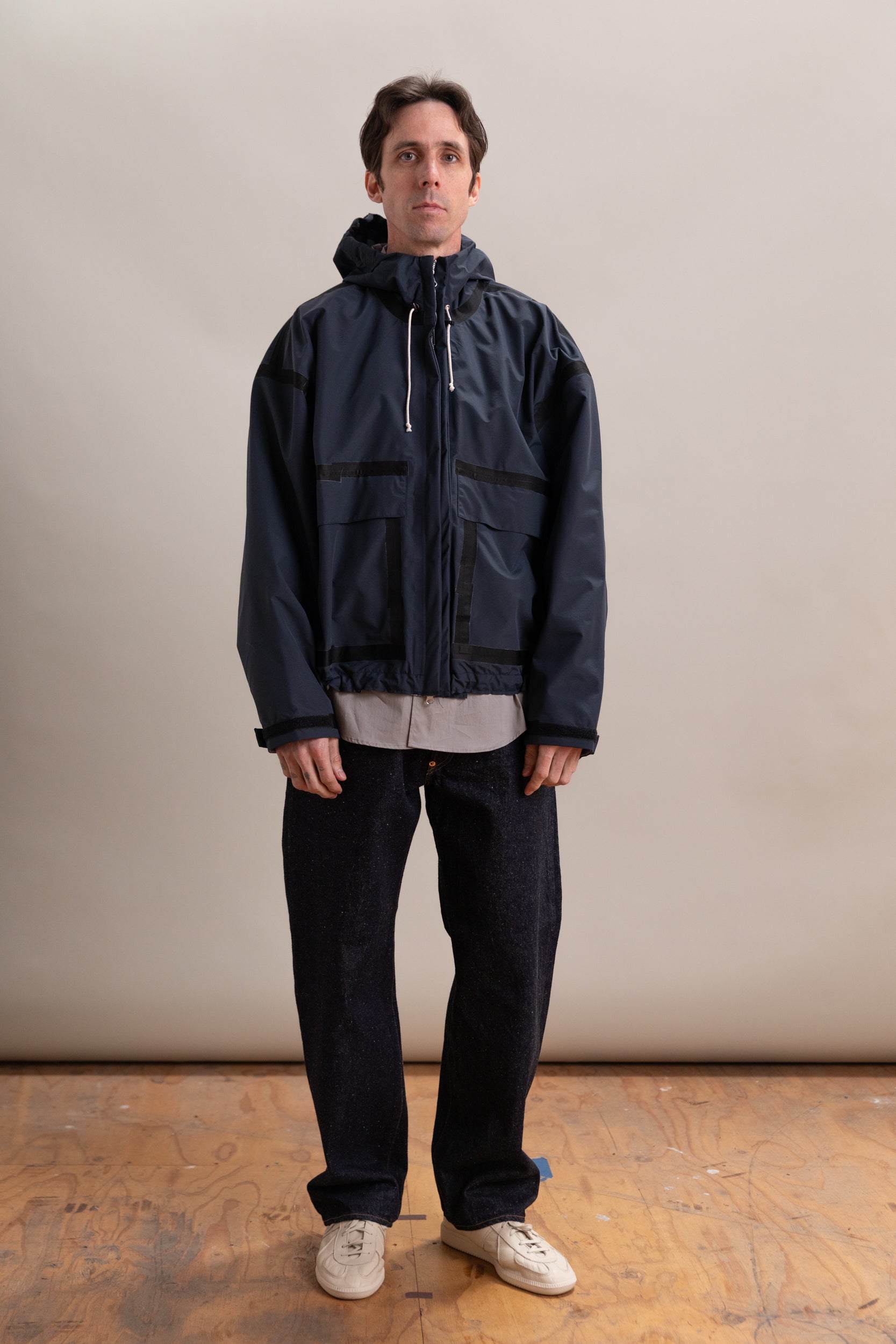 TAPED OUTDOOR JACKET IN NAVY