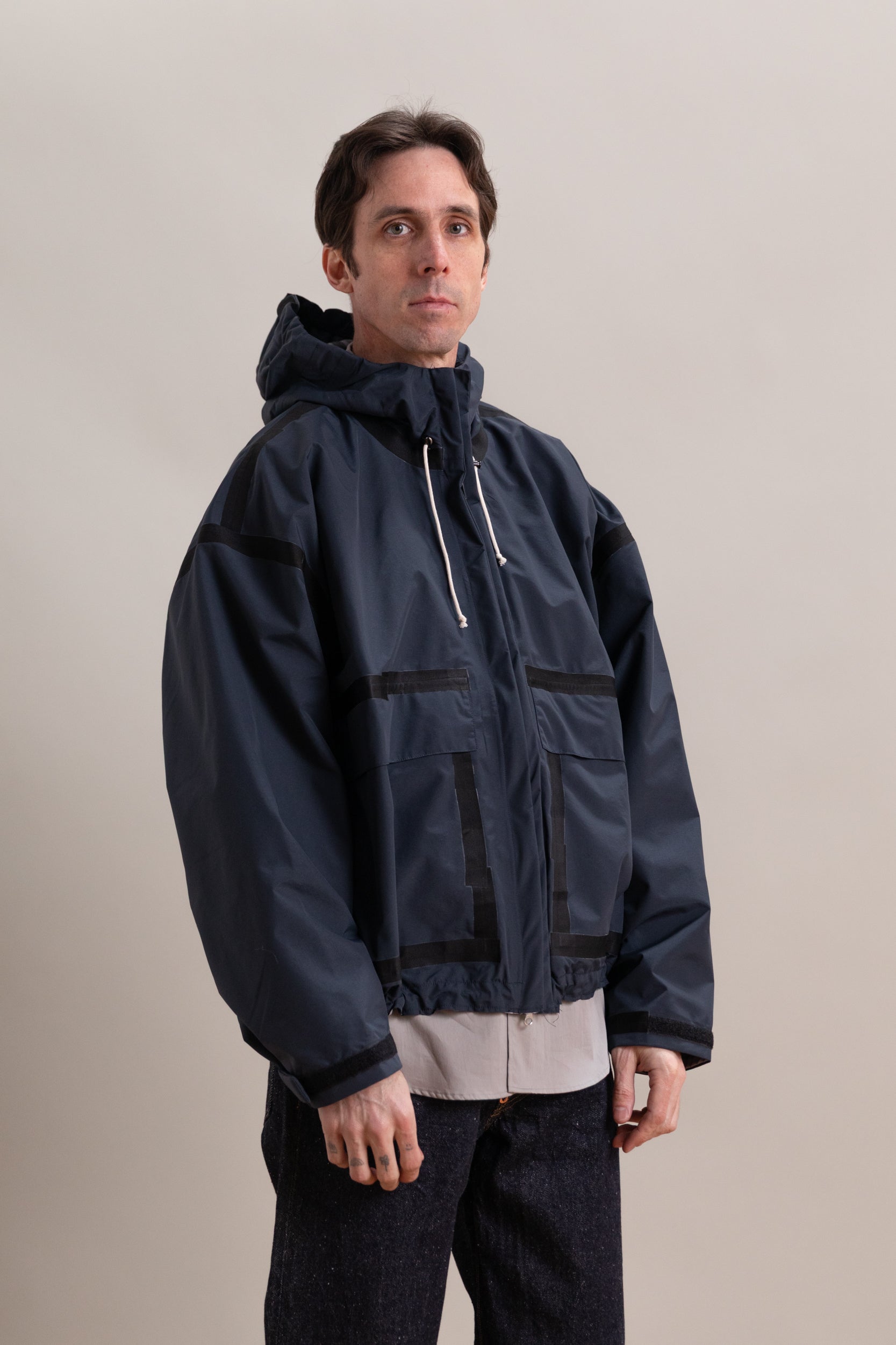 TAPED OUTDOOR JACKET IN NAVY