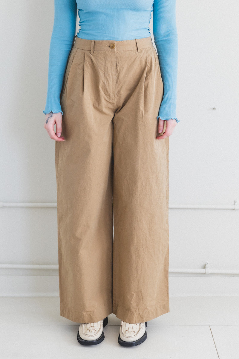 QQ PANT IN CAMEL CARD