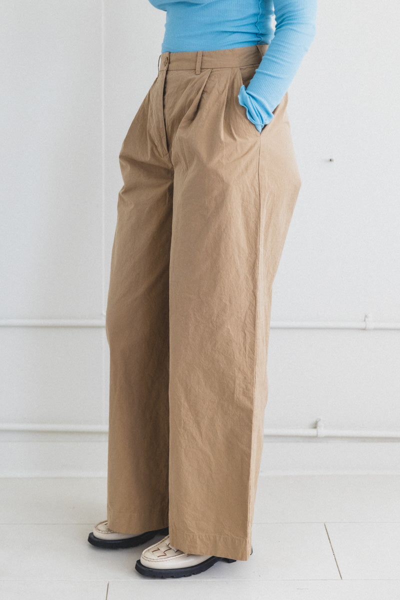 QQ PANT IN CAMEL CARD