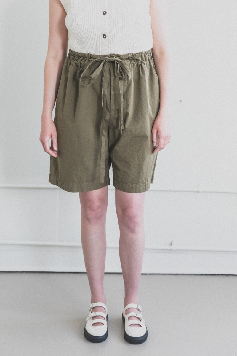 DENMARK SHORTS IN LIGHT KHAKI PAPER COT
