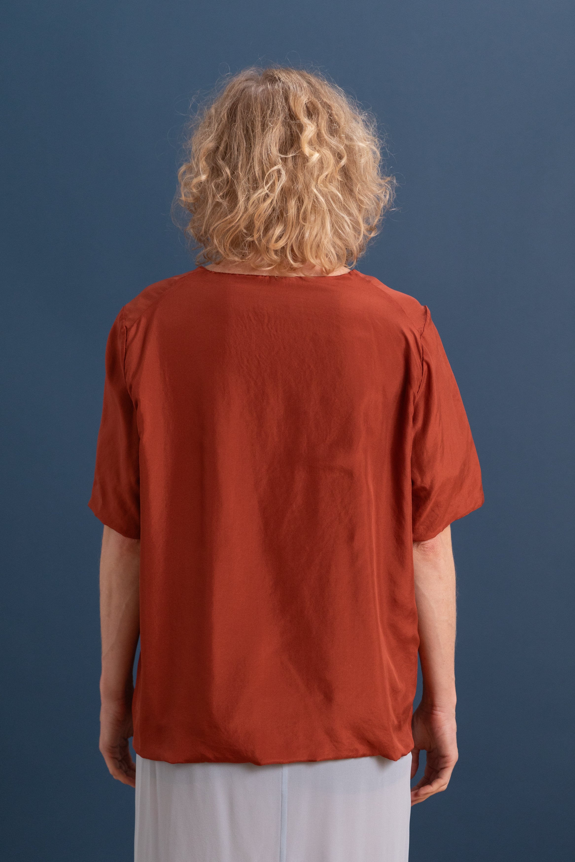 TWO LAYERS TOP IN TERRACOTTA SILK