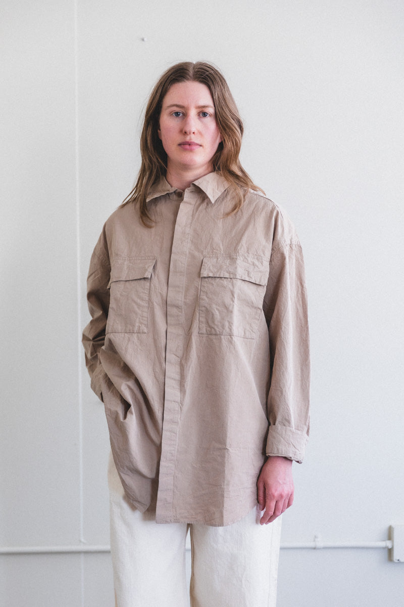 VOLUME SHIRT IN LIGHT BEIGE PAPER COT