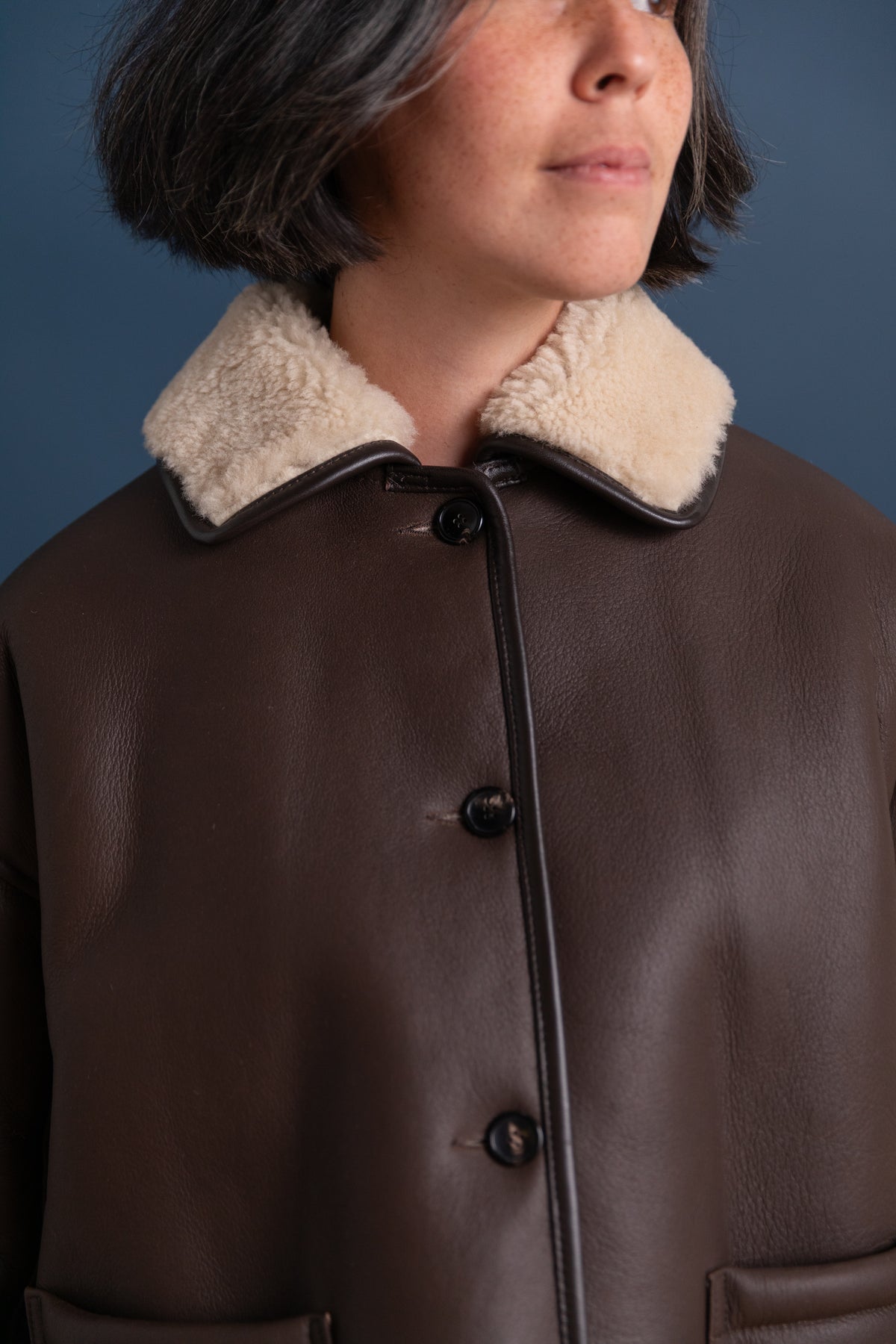 AVIS JACKET IN CHOCOLATE LEATHER BACK CURLY HAIR SHEEPSKIN