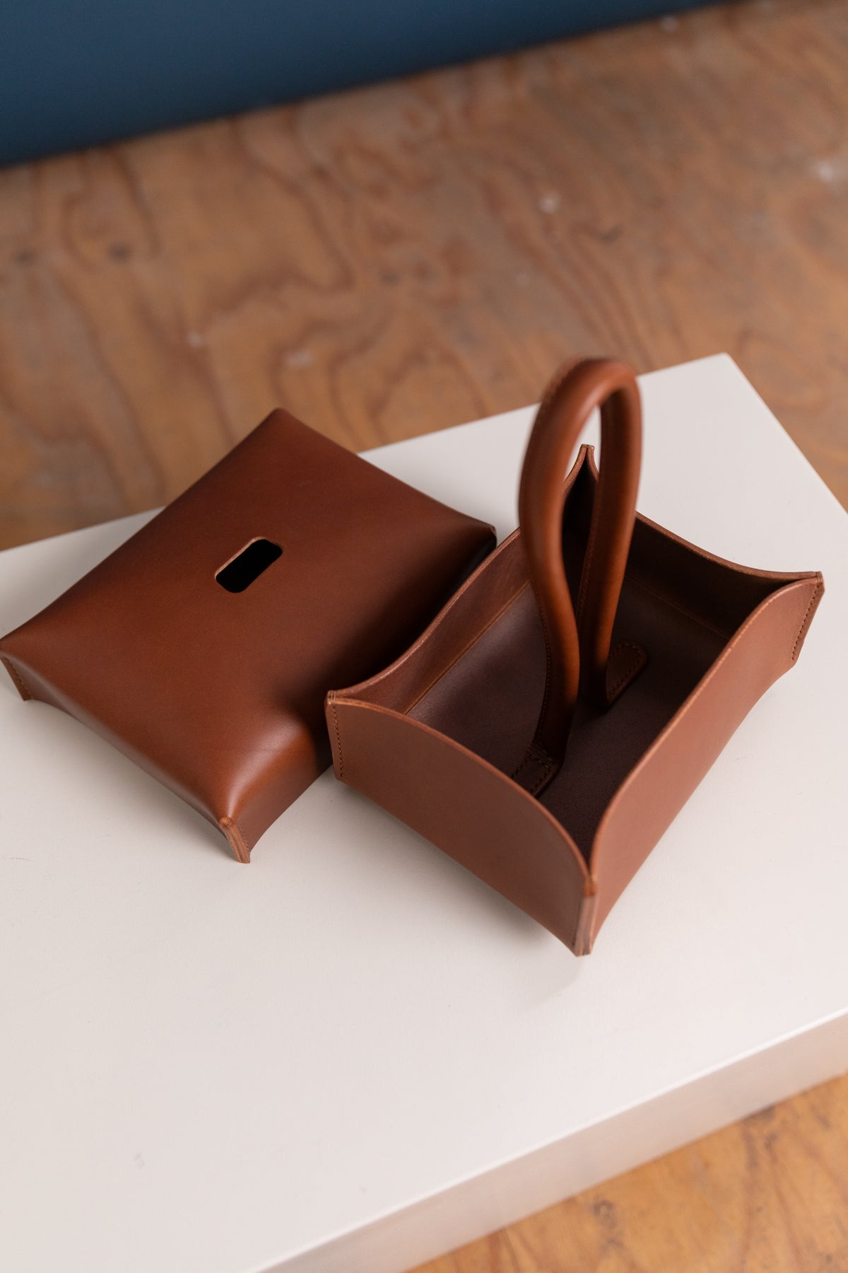 BOX BAG IN BROWN LEATHER