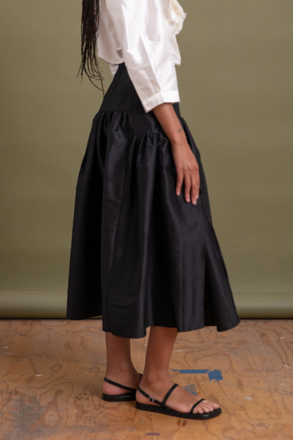 GARDEN SKIRT IN BLACK SILK SHANTUNG
