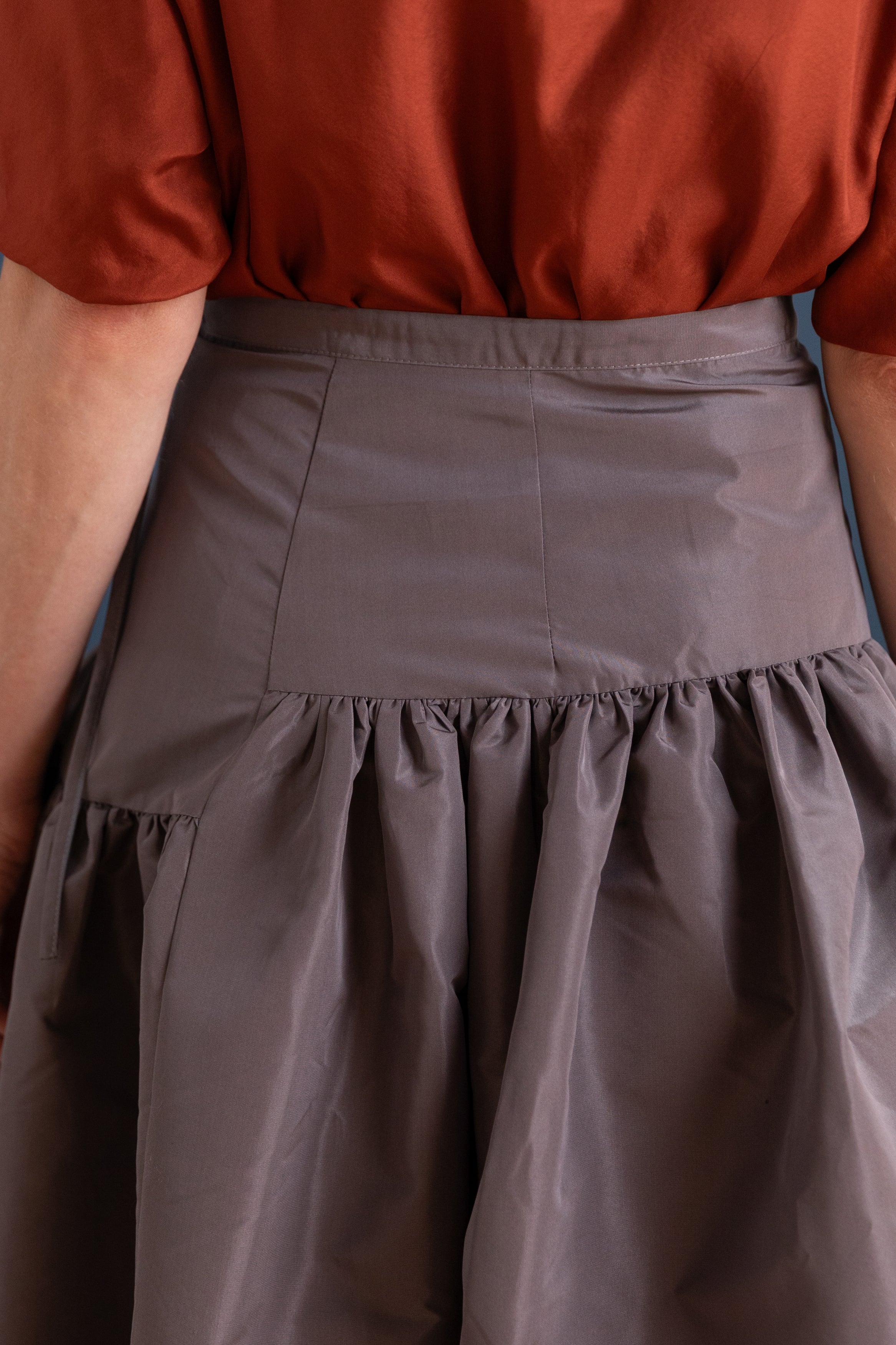 GARDEN SKIRT IN METAL SILK TAFFETA