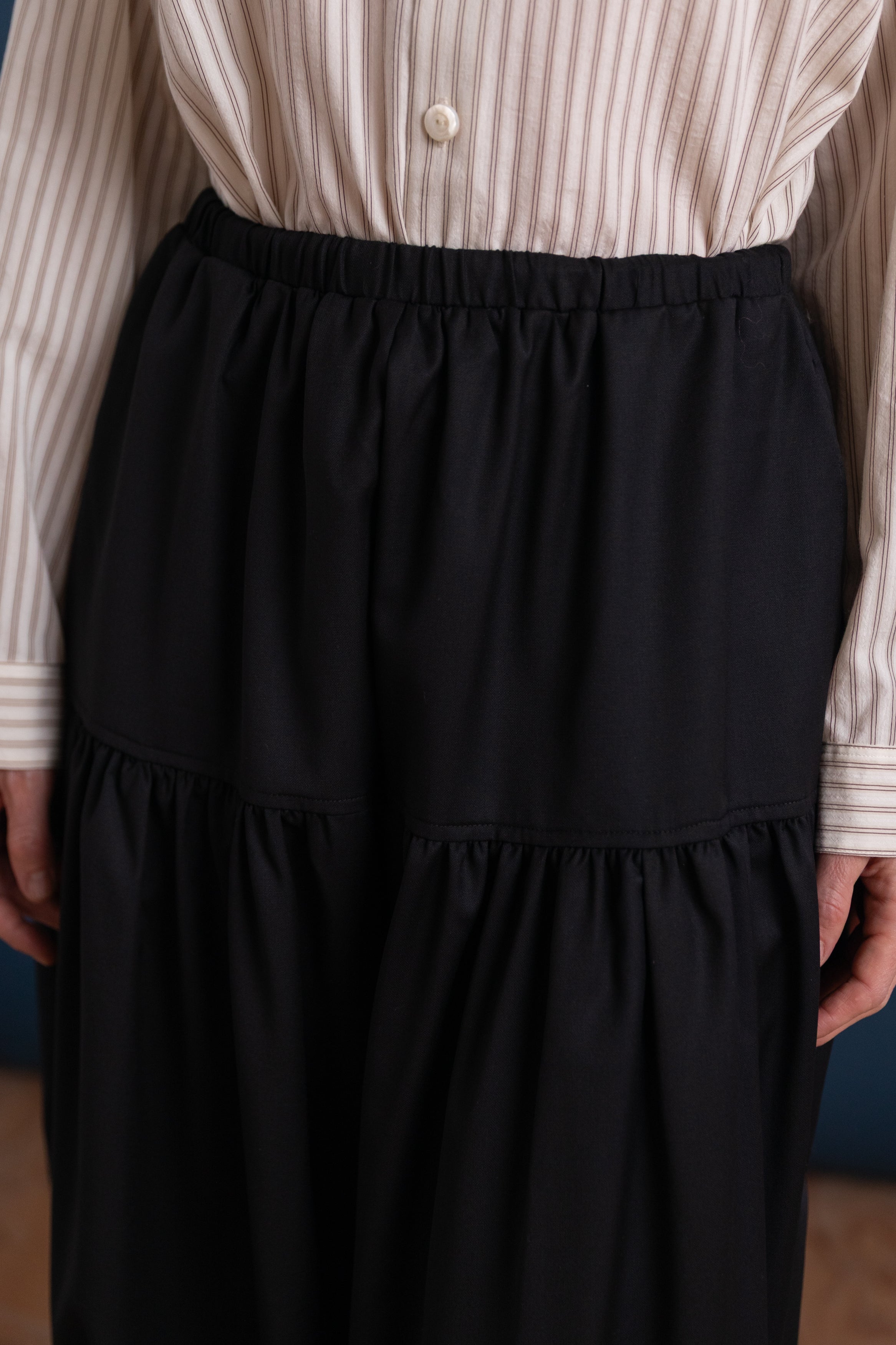 RAIN JOGGER IN BLACK WOOL
