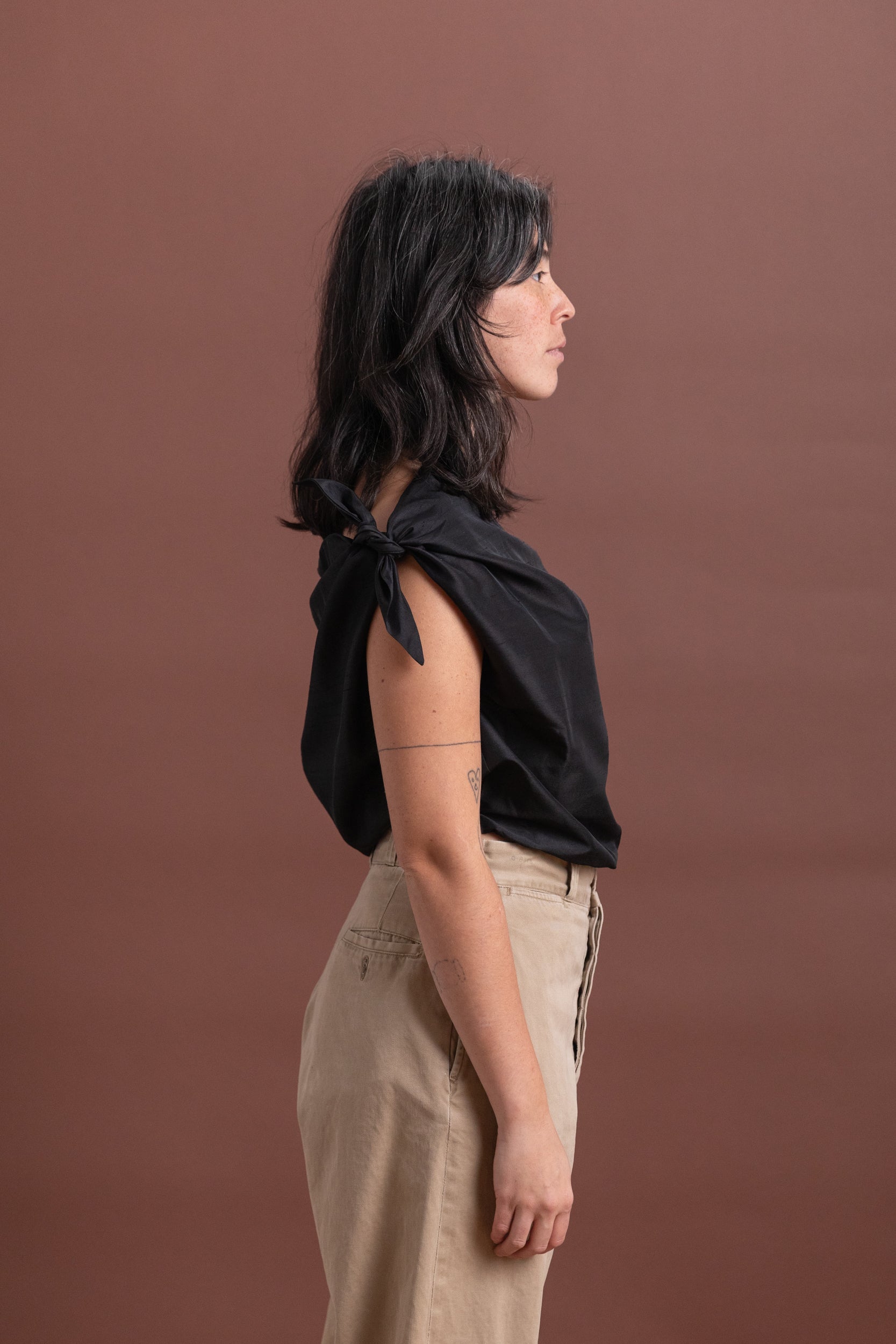 SWAN TOP IN BLACK SILK