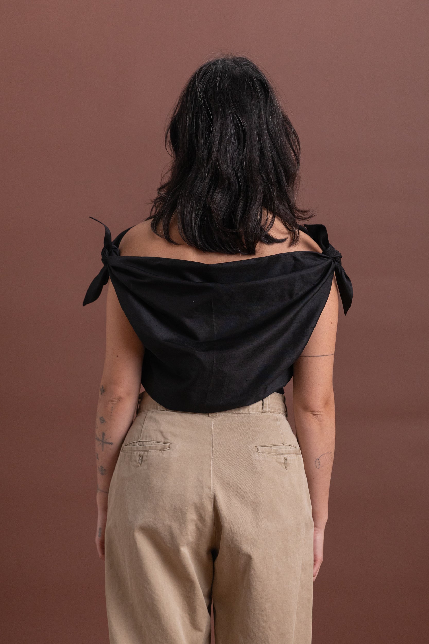 SWAN TOP IN BLACK SILK