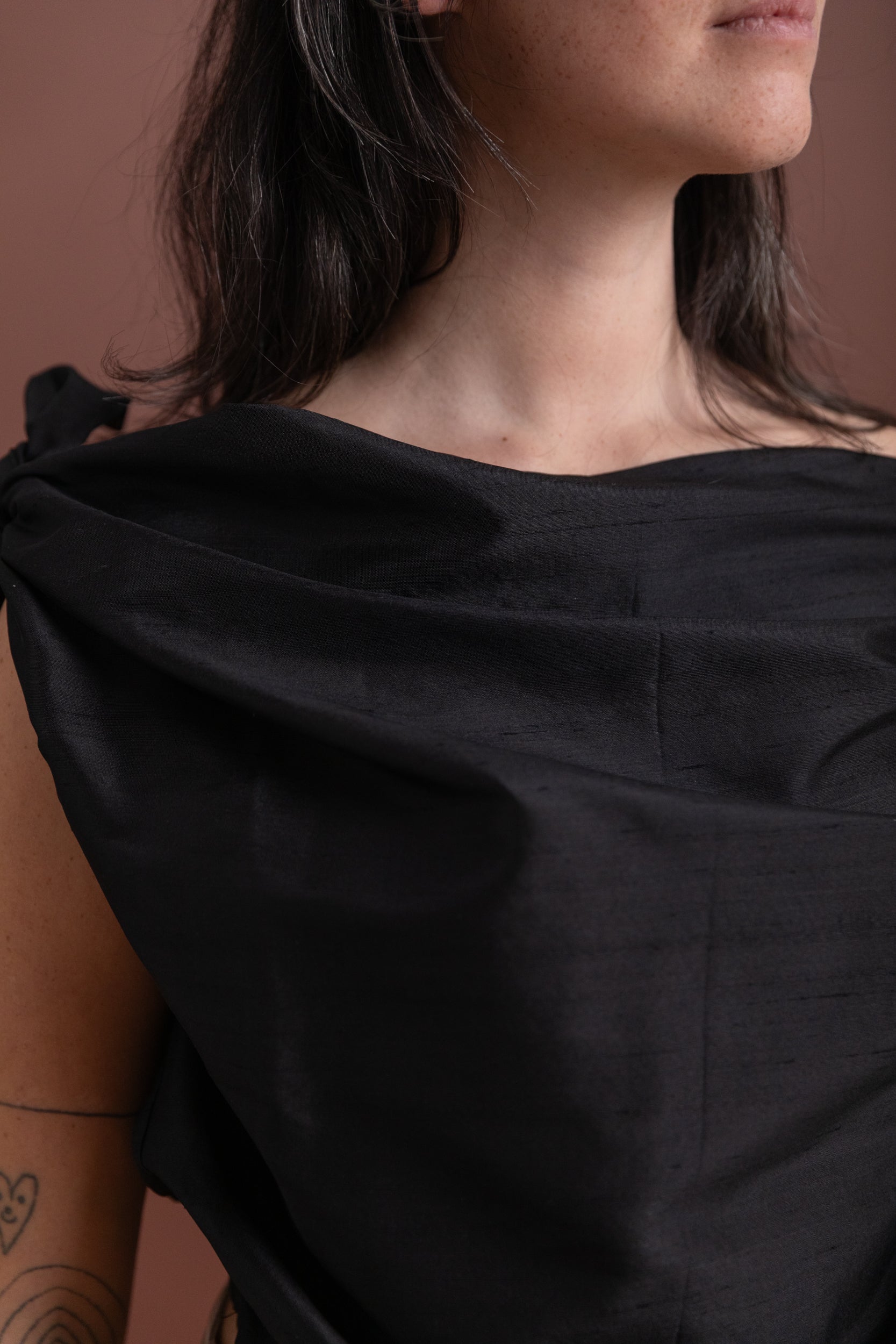 SWAN TOP IN BLACK SILK