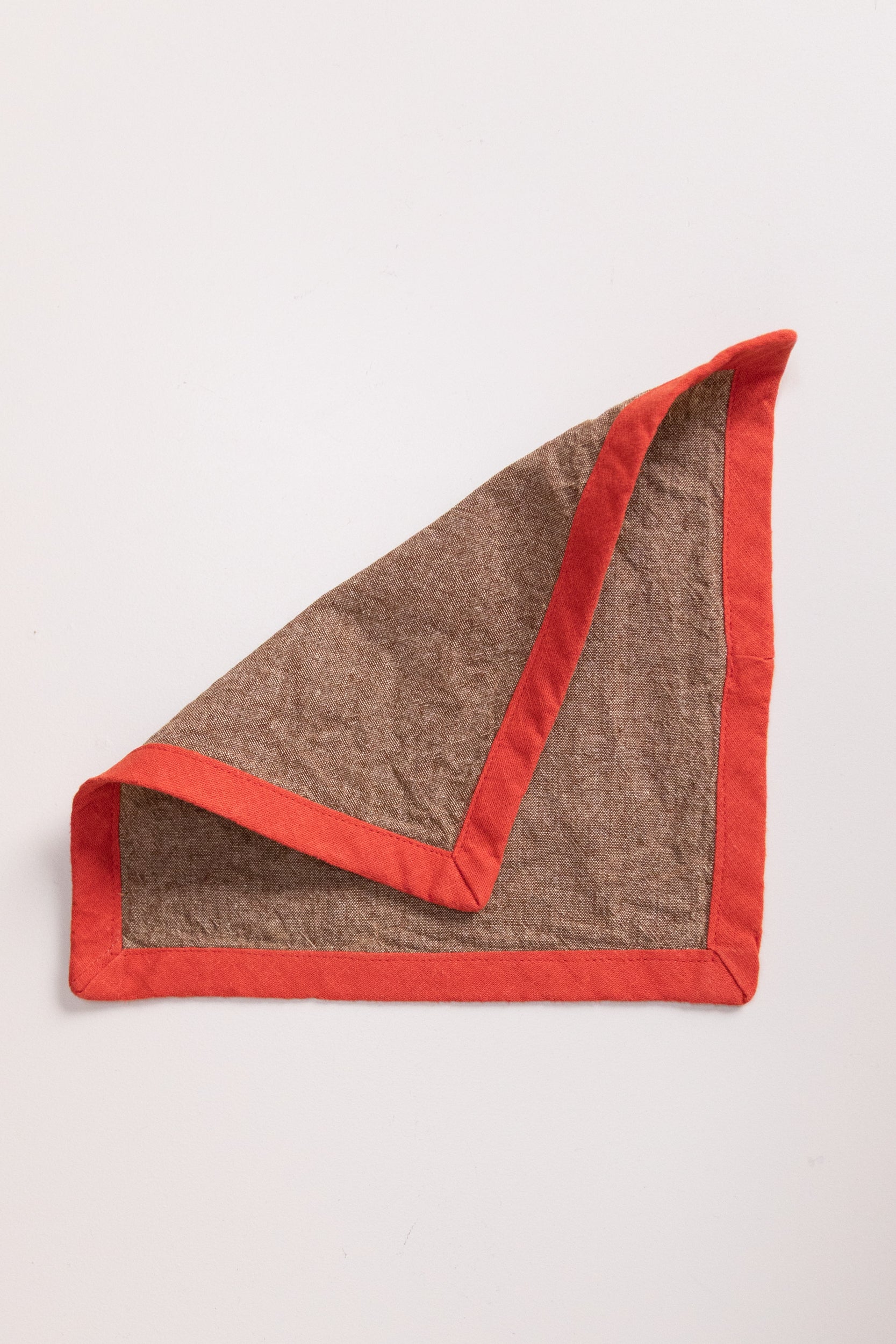 EDGED COCKTAIL NAPKINS IN BROWN LINEN - SET OF FOUR