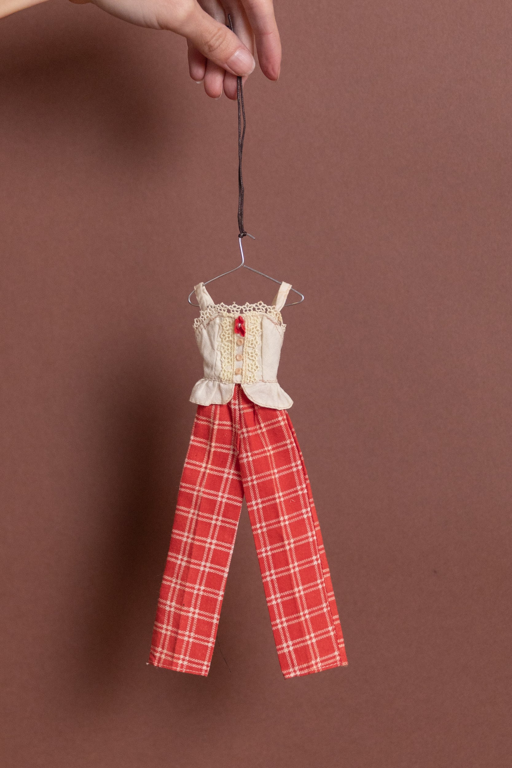 COLLECTABLE OUTFIT ORNAMENT 15