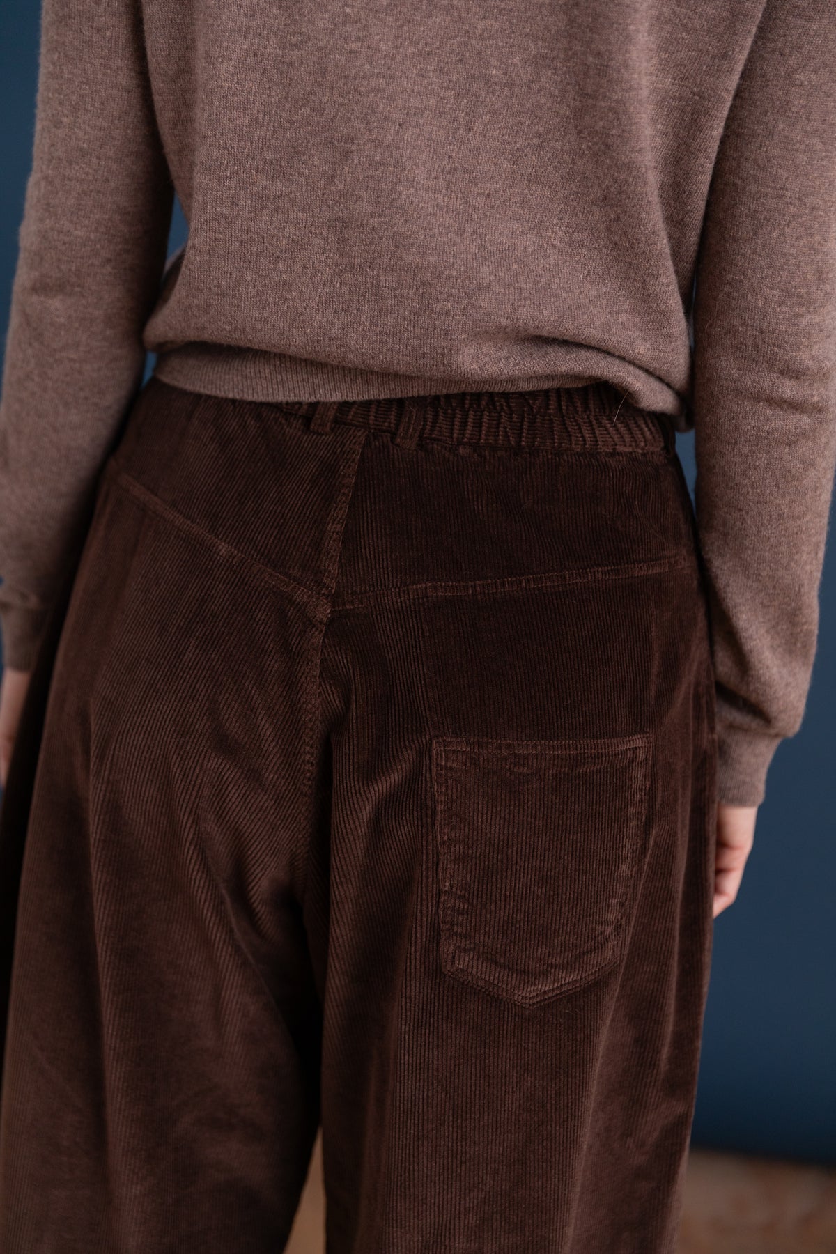 BAGGY PANTS IN BROWN CORDUROY