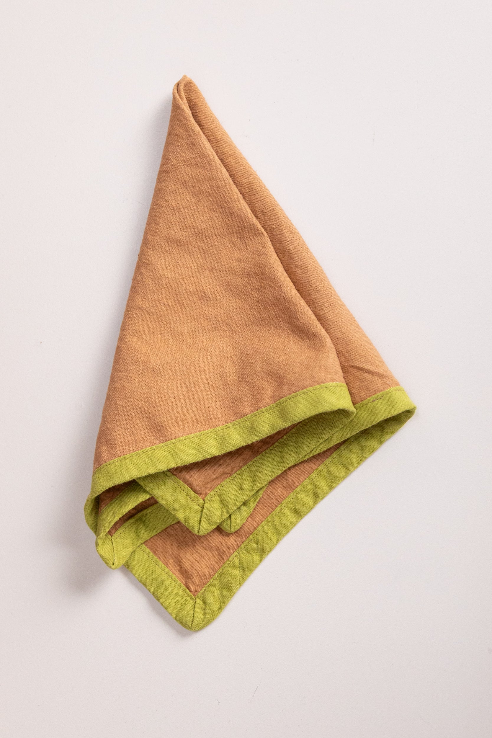 EDGED NAPKINS IN CAMEL LINEN - SET OF FOUR