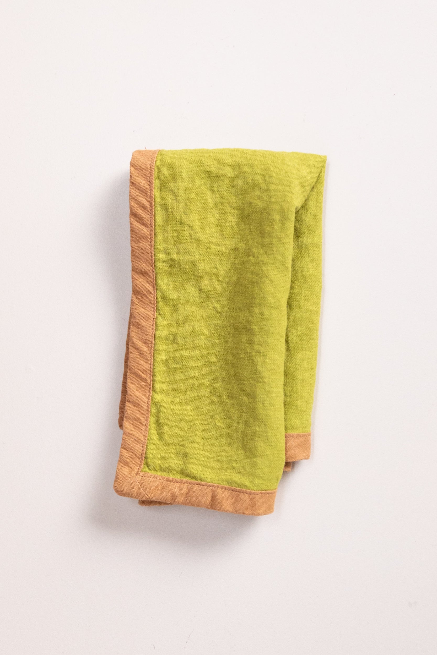 EDGED NAPKINS IN PEAR LINEN - SET OF FOUR