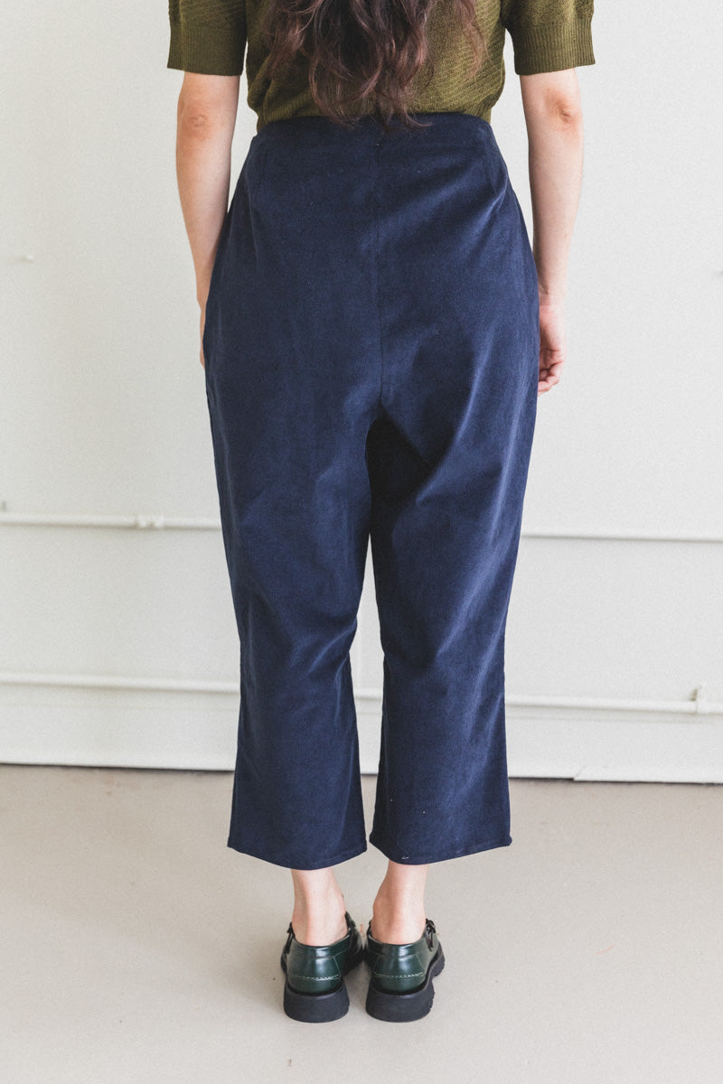 CORD BOW TROUSER IN NAVY