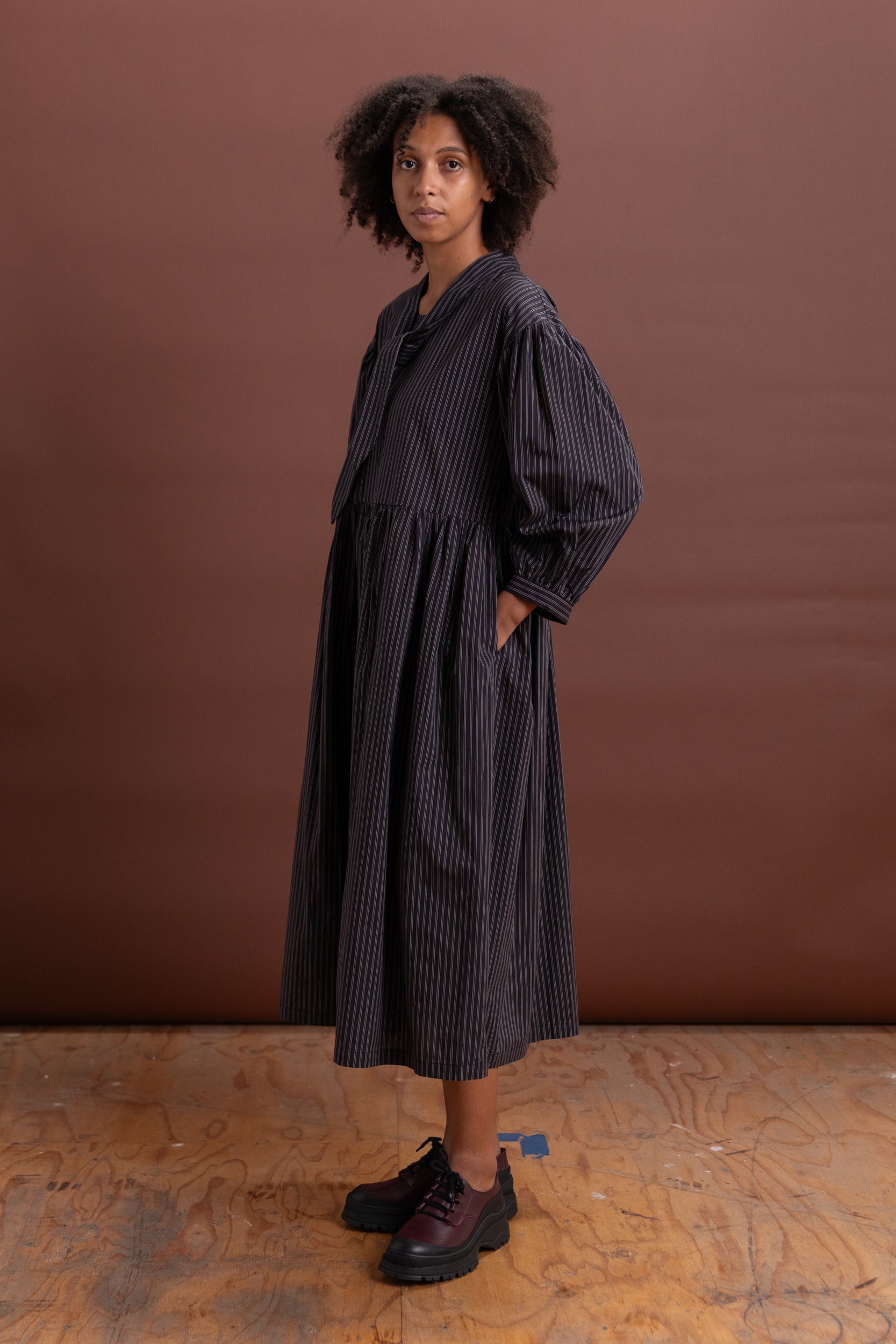 THERISE DRESS IN BLACK STRIPE