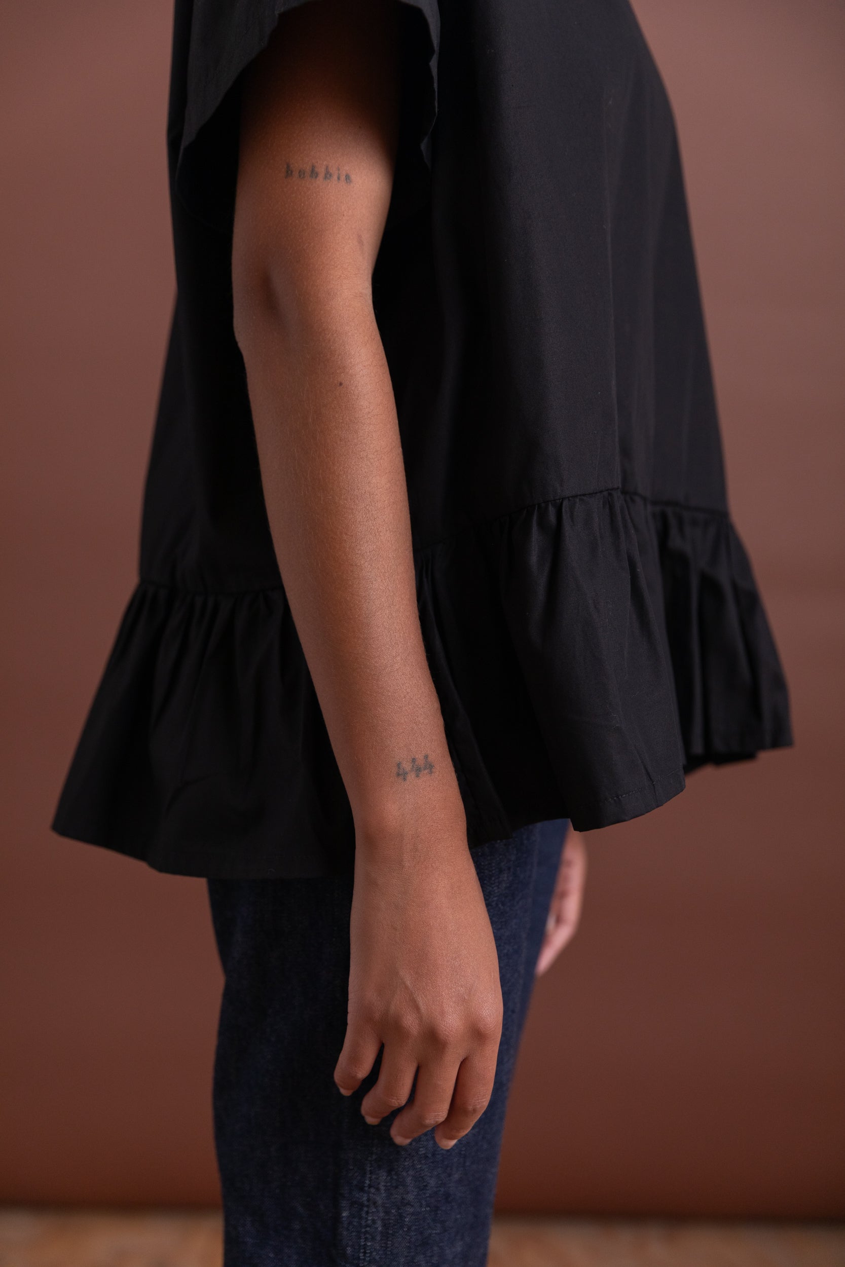 EVAN BLOUSE IN BLACK