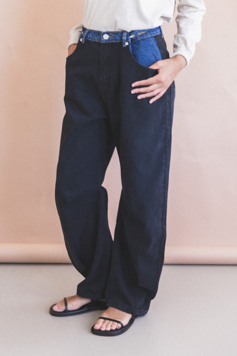 OLLIE JEANS IN BLACK AND DARK WASH DENIM