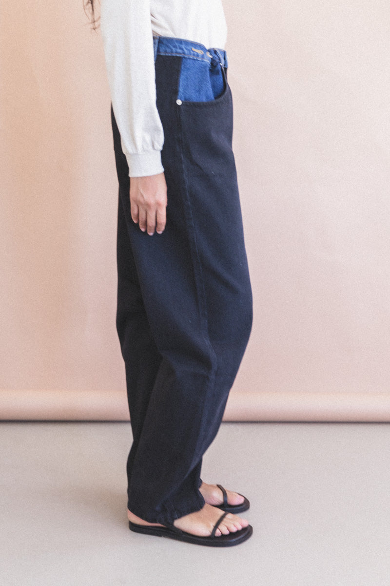 OLLIE JEANS IN BLACK AND DARK WASH DENIM